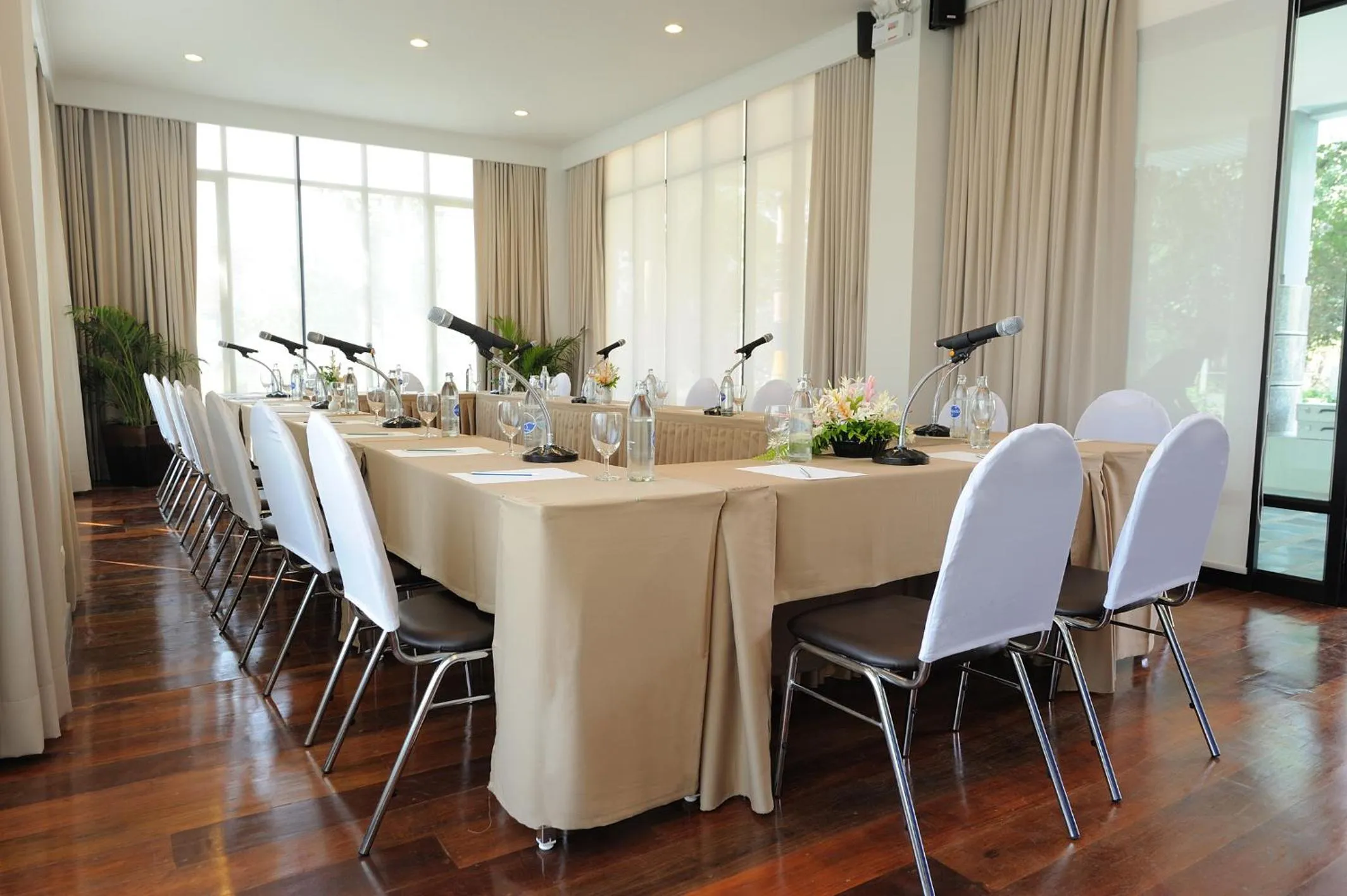 Business facilities in Cera Resort @ Cha-am