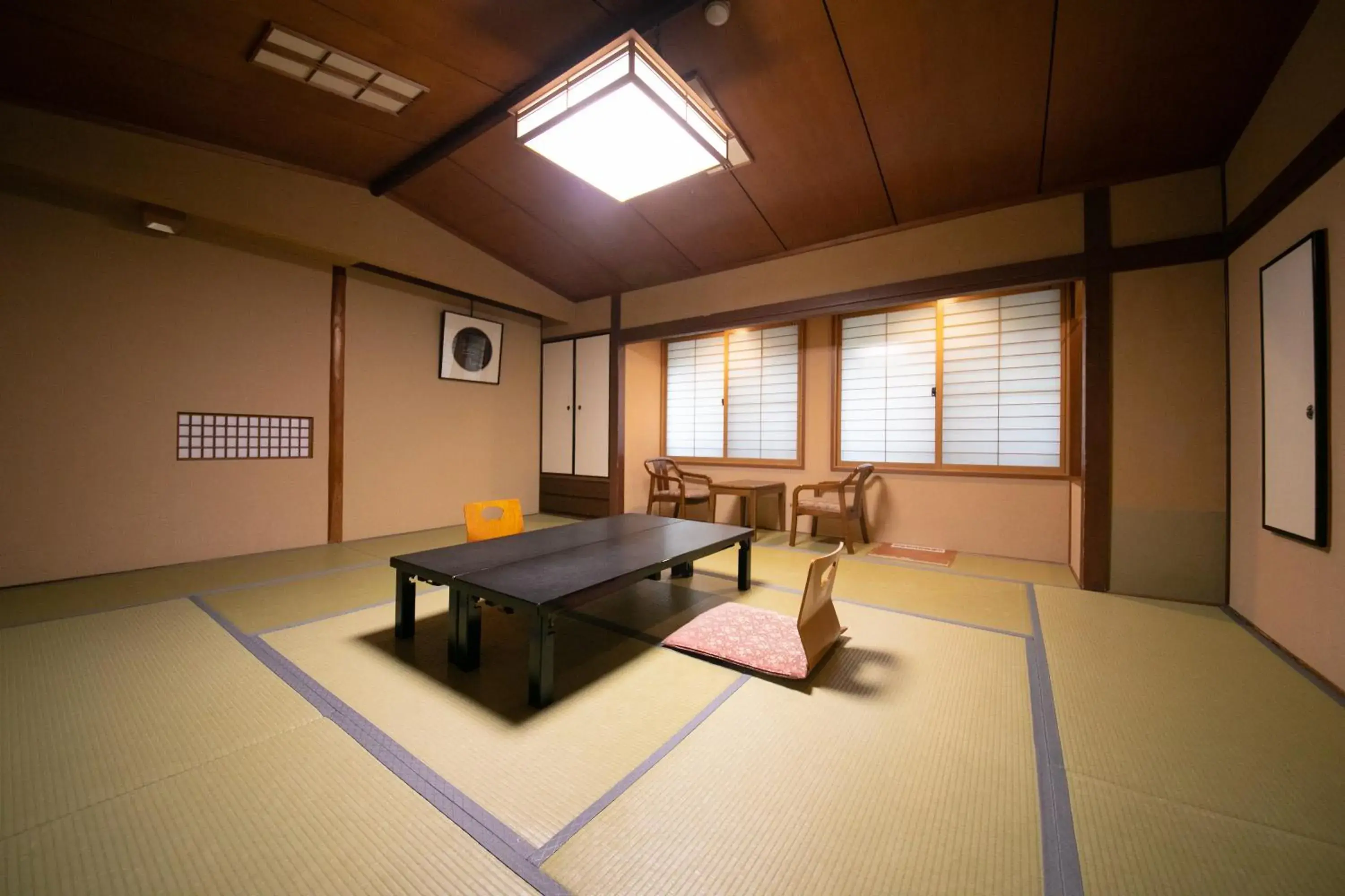 Photo of the whole room, Table Tennis in Ohanabo