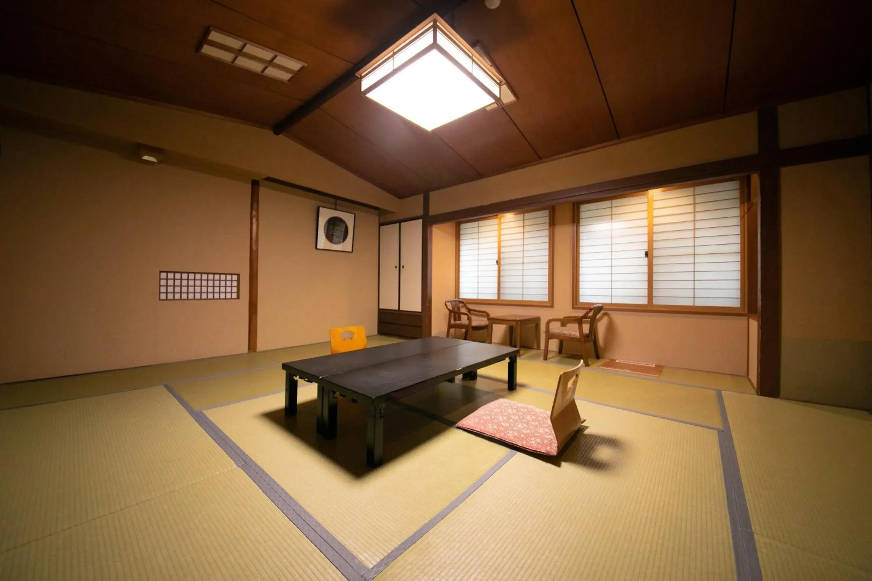 Photo of the whole room, Table Tennis in Ohanabo
