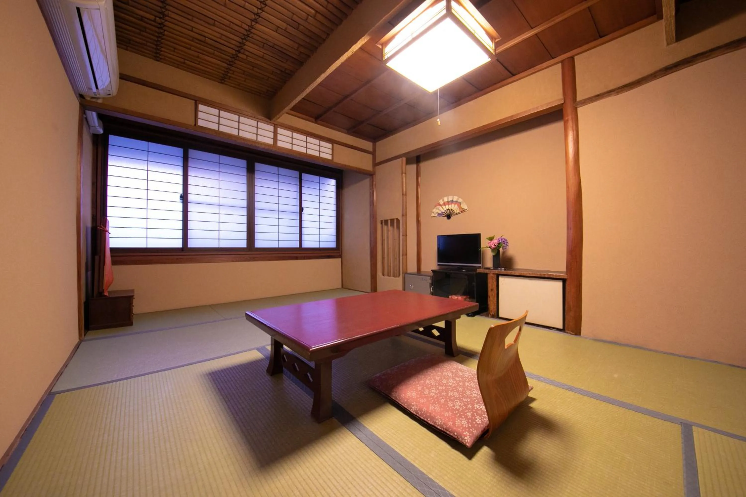 Photo of the whole room in Ohanabo