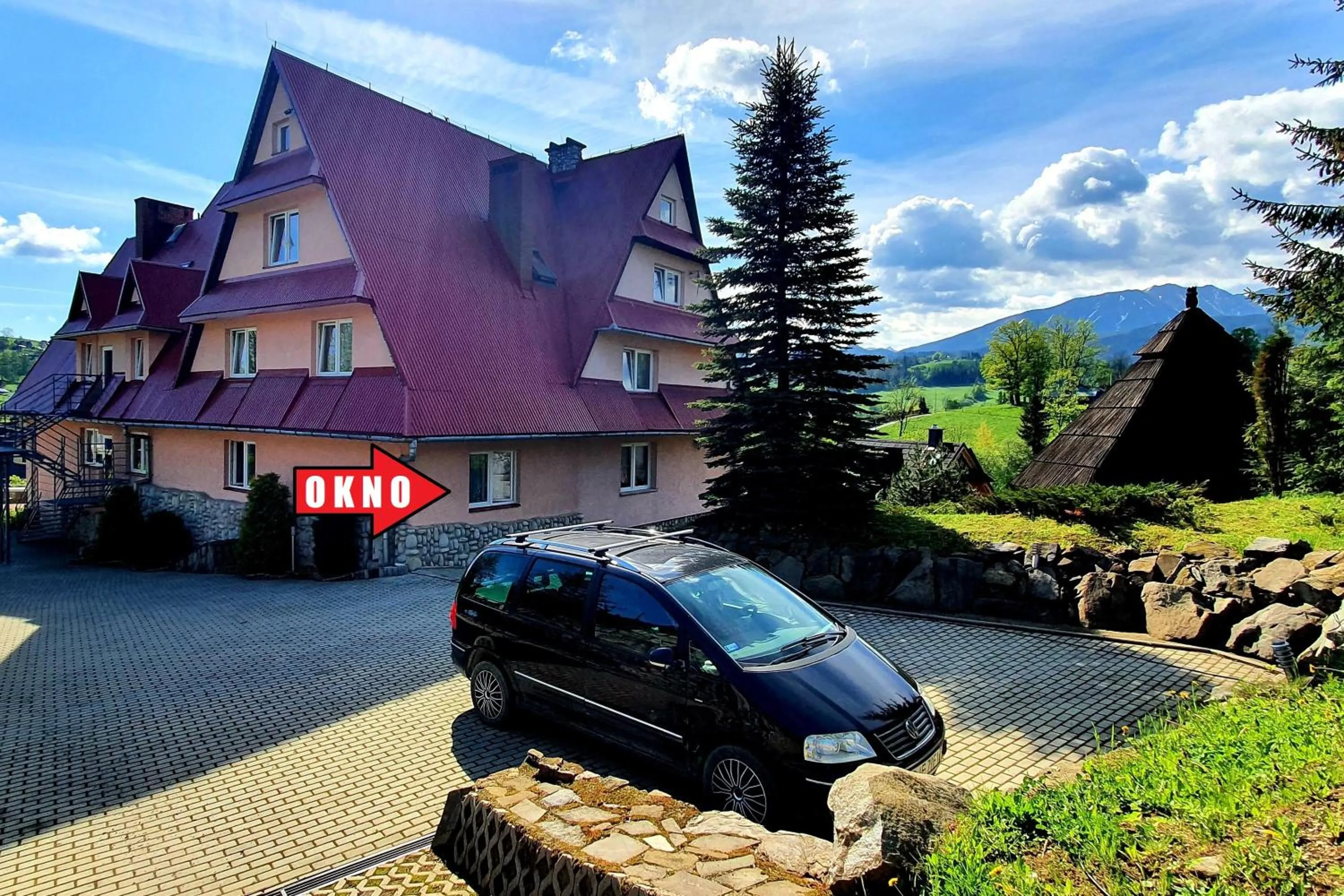 Parking in Tatrzańska Rezydencja pod Brzyzkiem