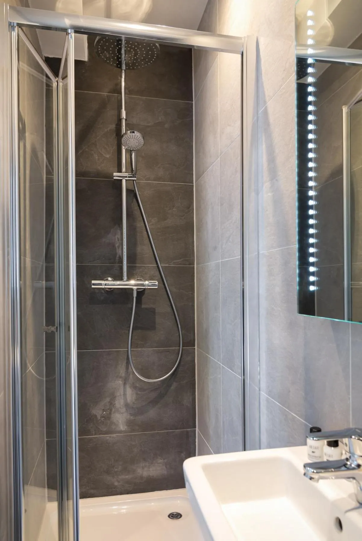 Shower in The King's Head