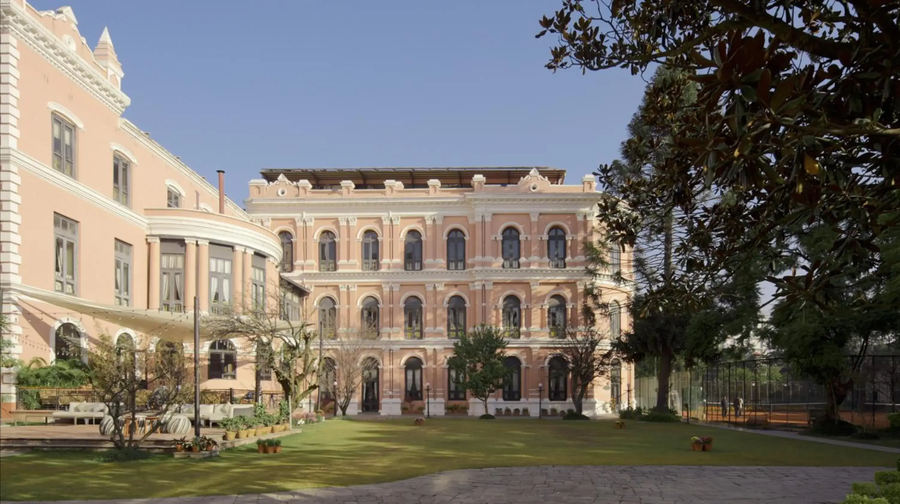 Facade/entrance in Hotel Yak & Yeti Facade/entrance in Hotel Yak & Yeti