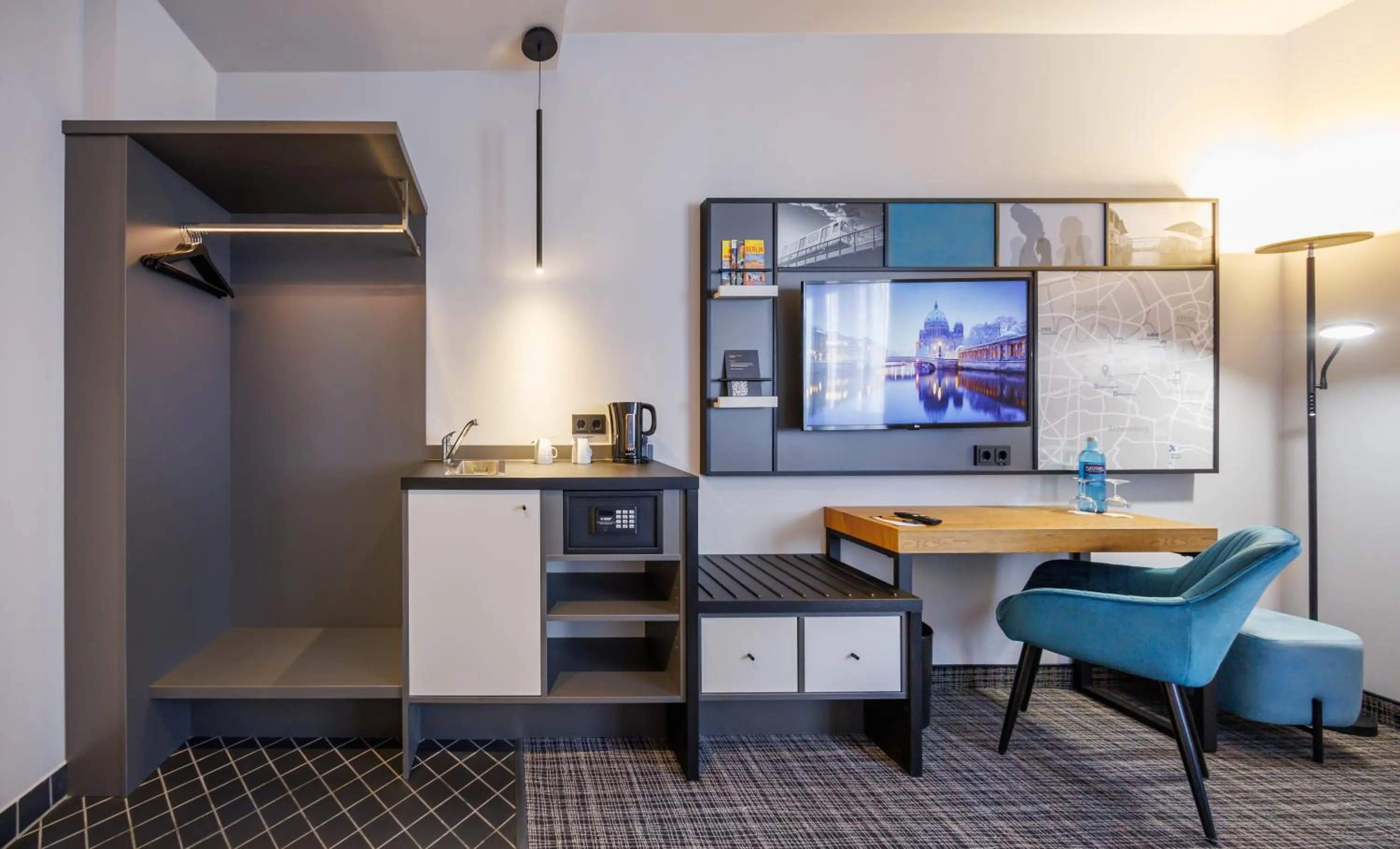 Photo of the whole room in Hotel Lützow