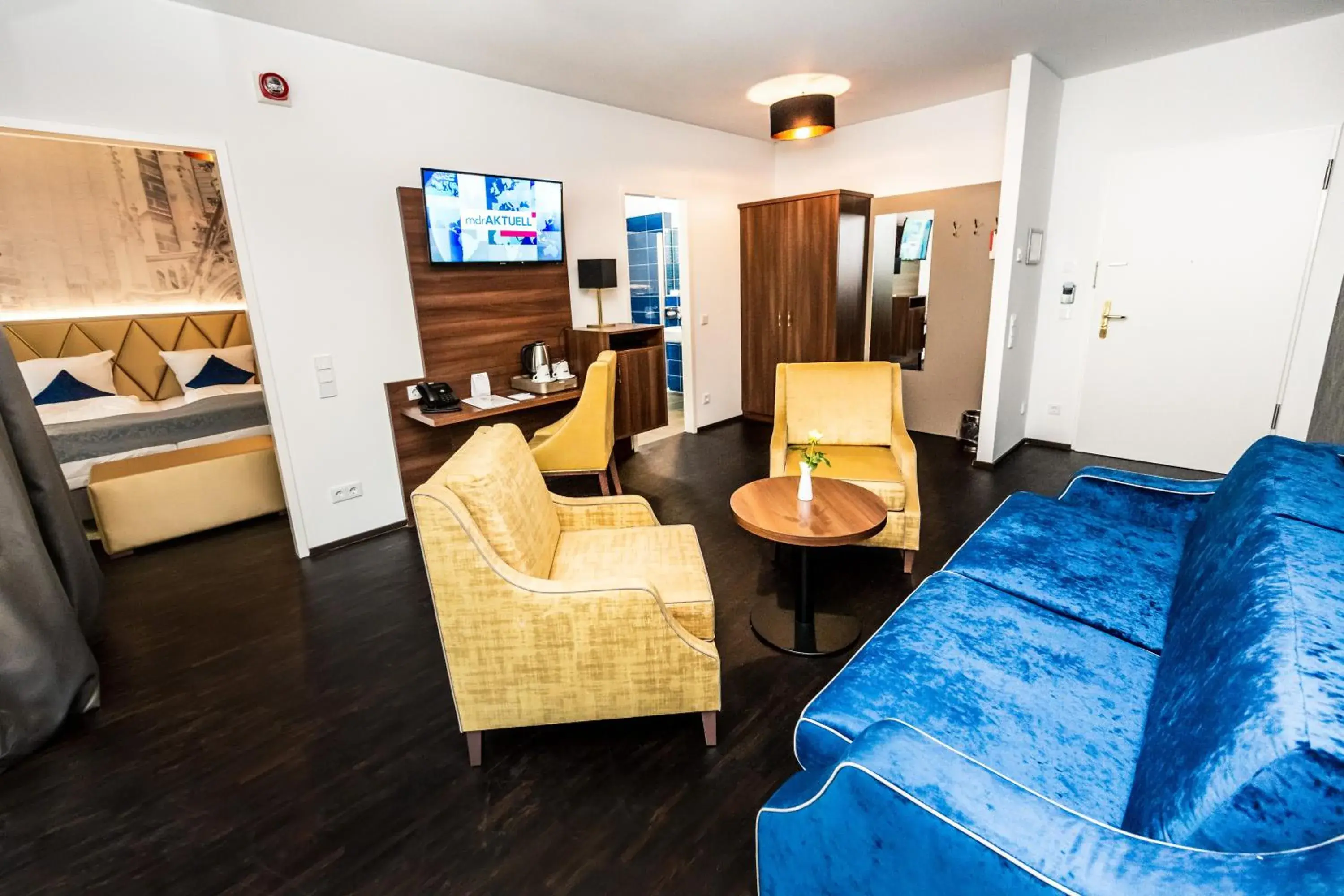 Photo of the whole room, Bed in Best Western Plus Royal Suites Photo of the whole room, Bed in Best Western Plus Royal Suites