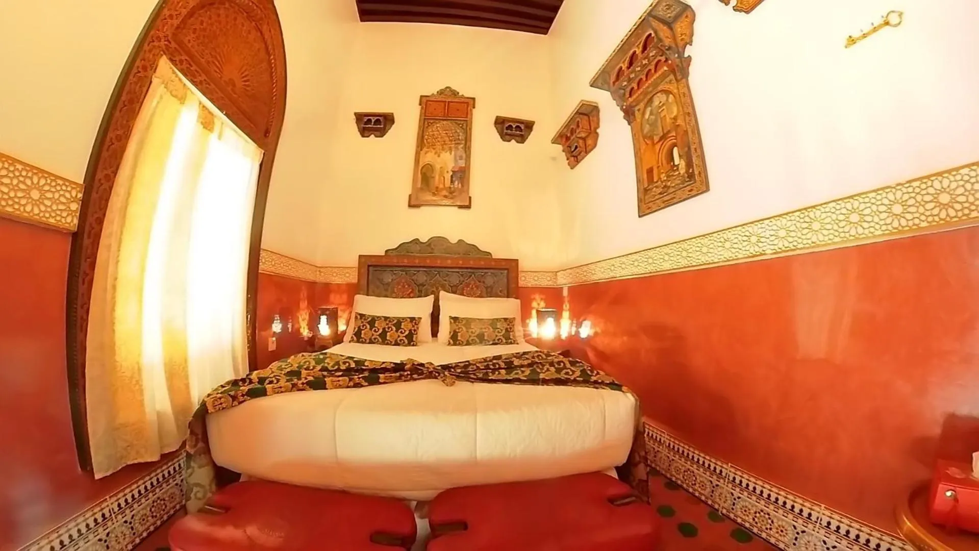 Photo of the whole room, Bed in Riad Las Mil y una Noches Tetuan