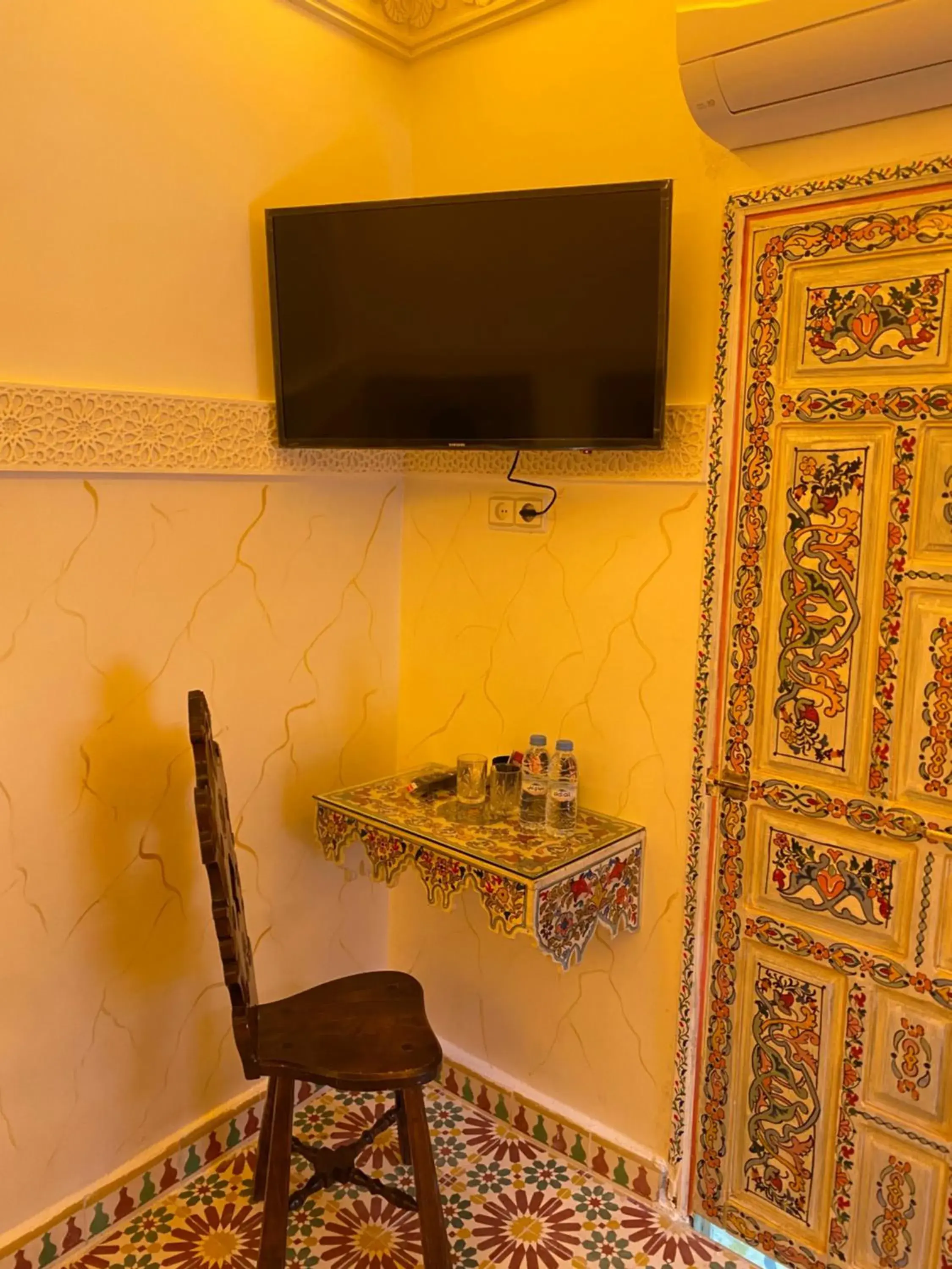 Twin Room with Private Bathroom in Riad Las Mil y una Noches 1 Tetuan Twin Room with Private Bathroom in Riad Las Mil y una Noches 1 Tetuan
