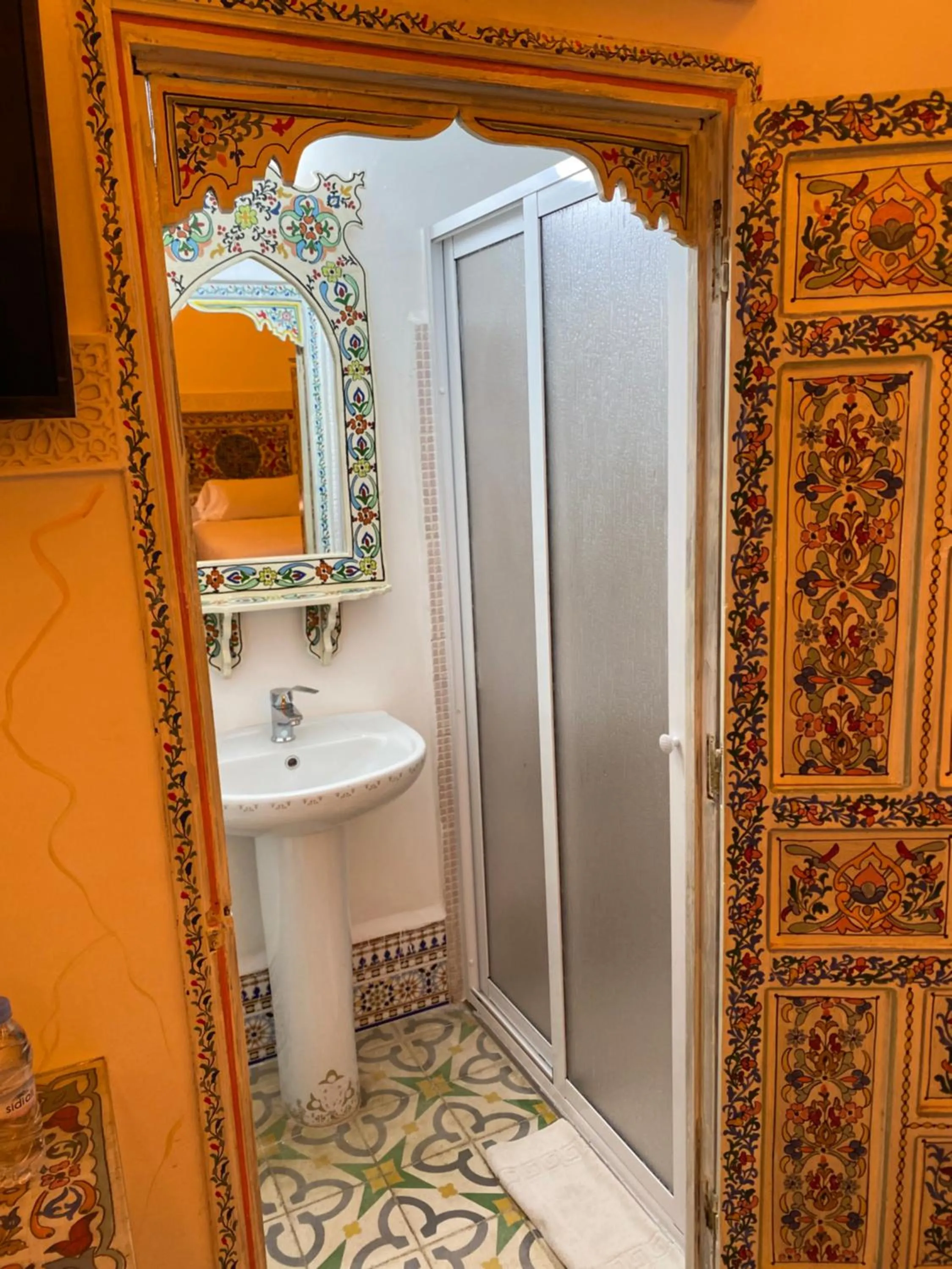 Shower in Riad Las Mil y una Noches Tetuan