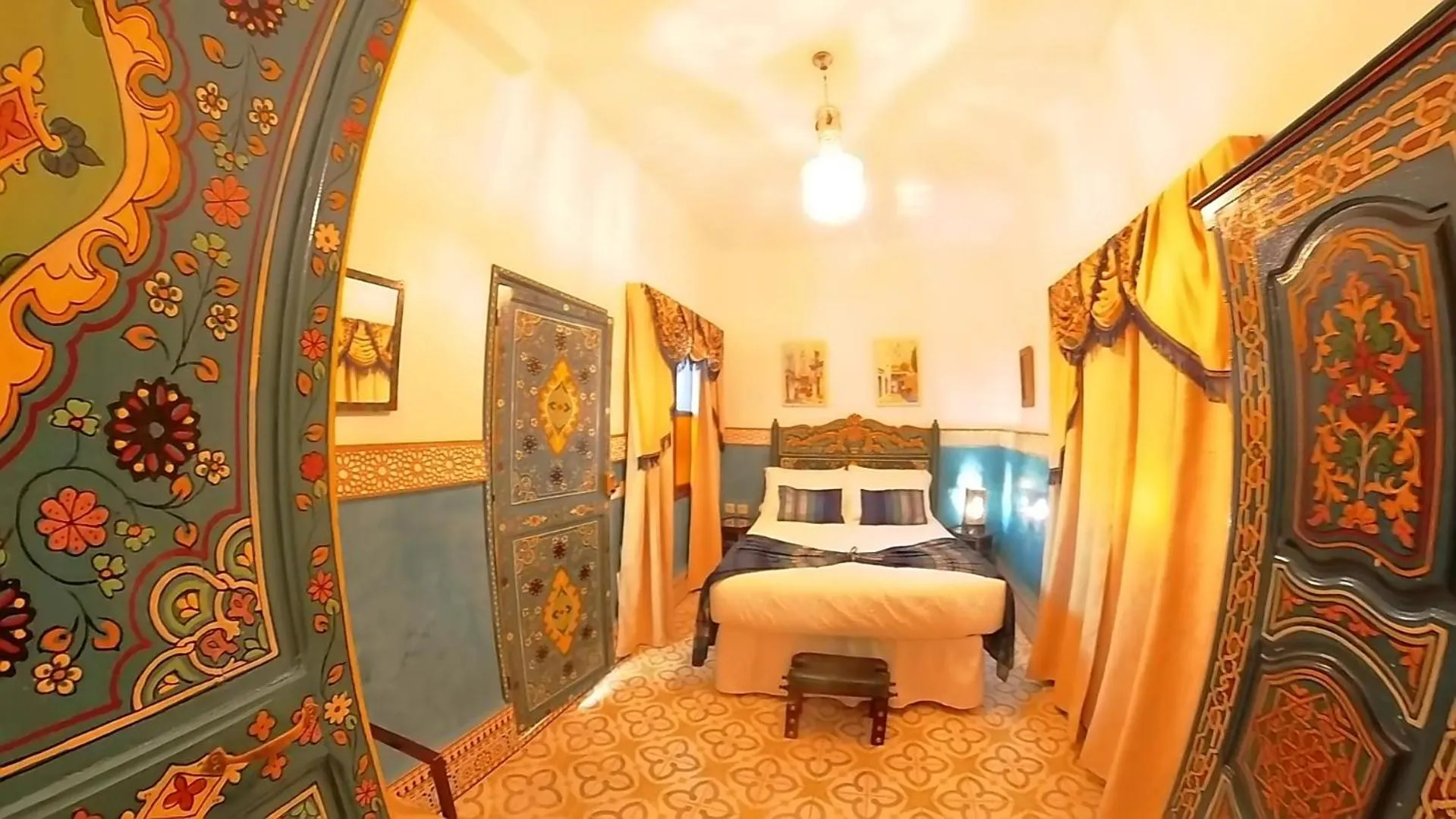 Bed in Riad Las Mil y una Noches Tetuan