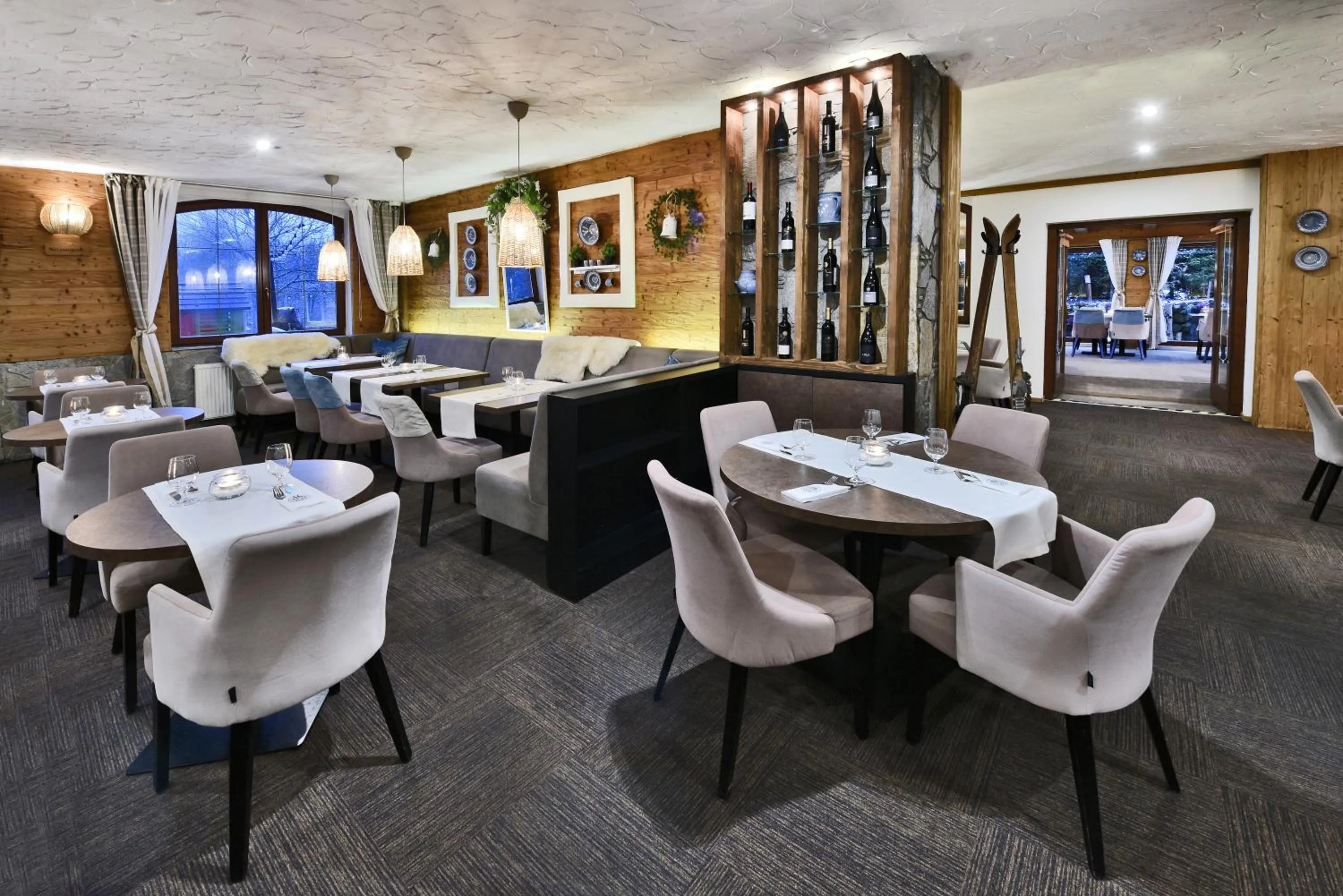 Restaurant/places to eat in APLEND Hotel Kukučka