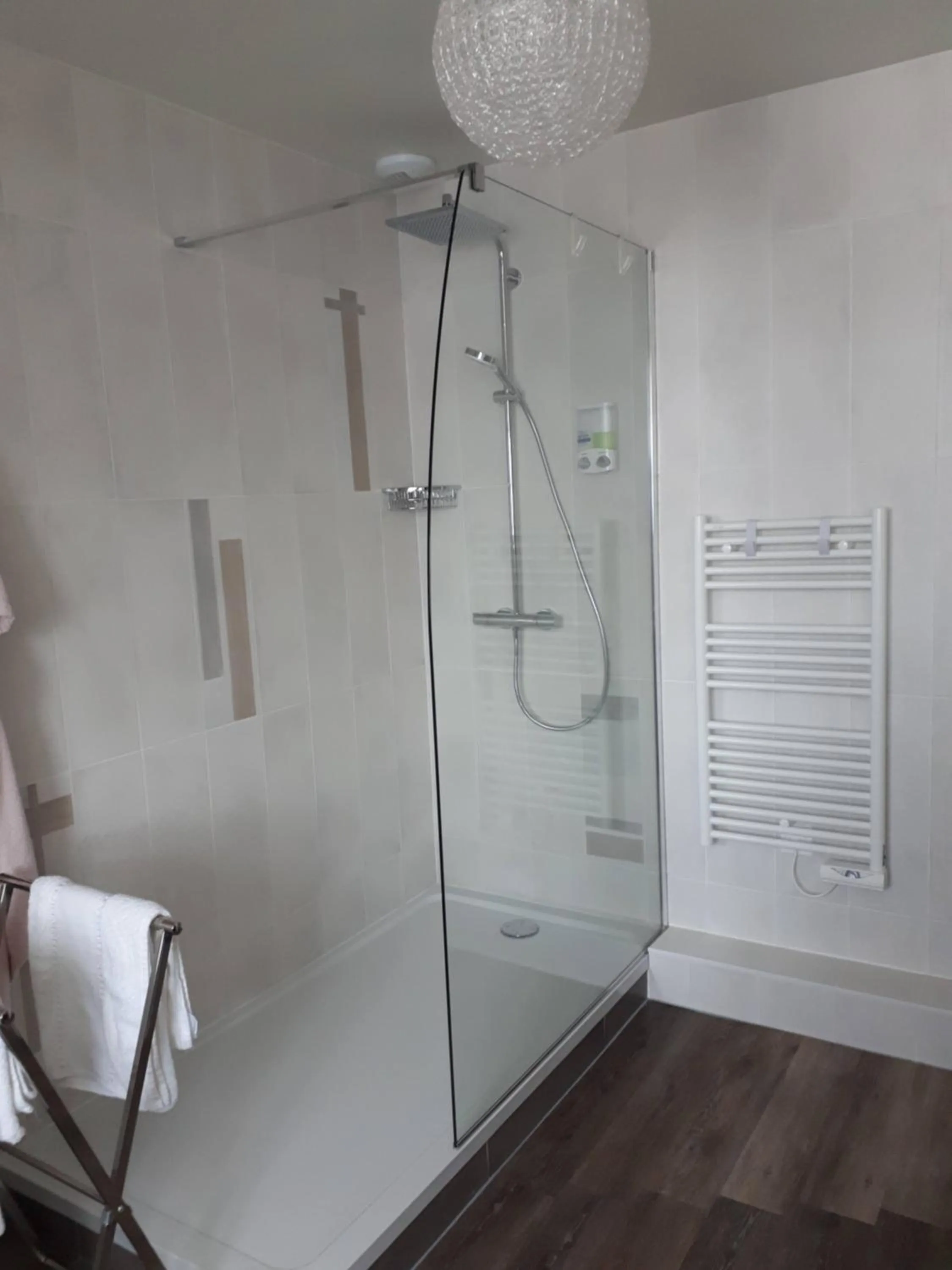 Shower in Couleurs du temps - pres Giverny