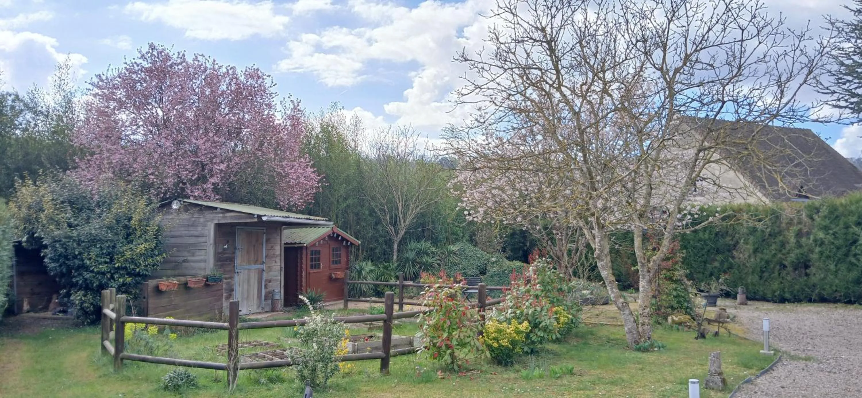 Garden in Couleurs du temps - pres Giverny
