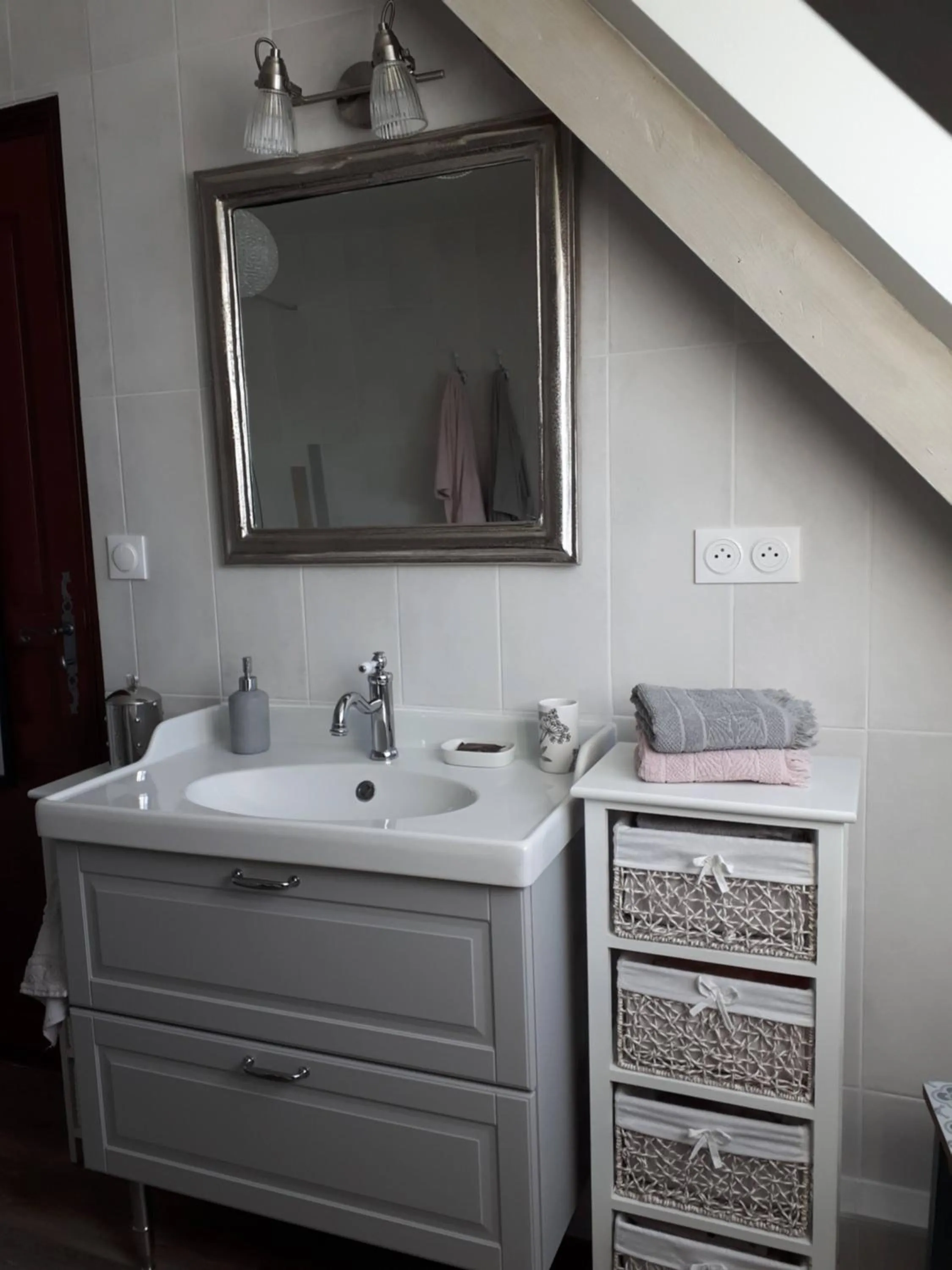 Bathroom in Couleurs du temps - pres Giverny