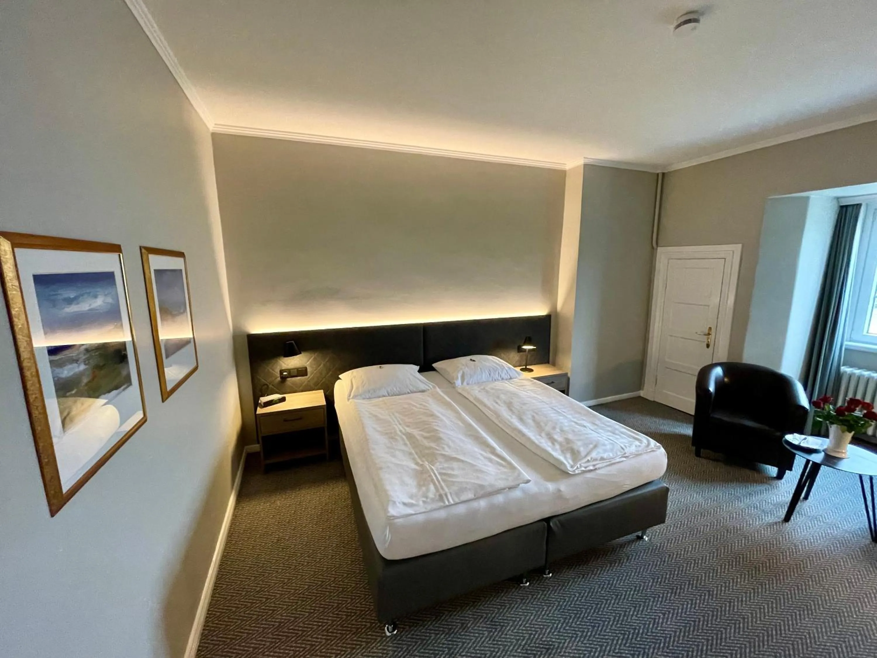 Bed in Kurhaus Hotel
