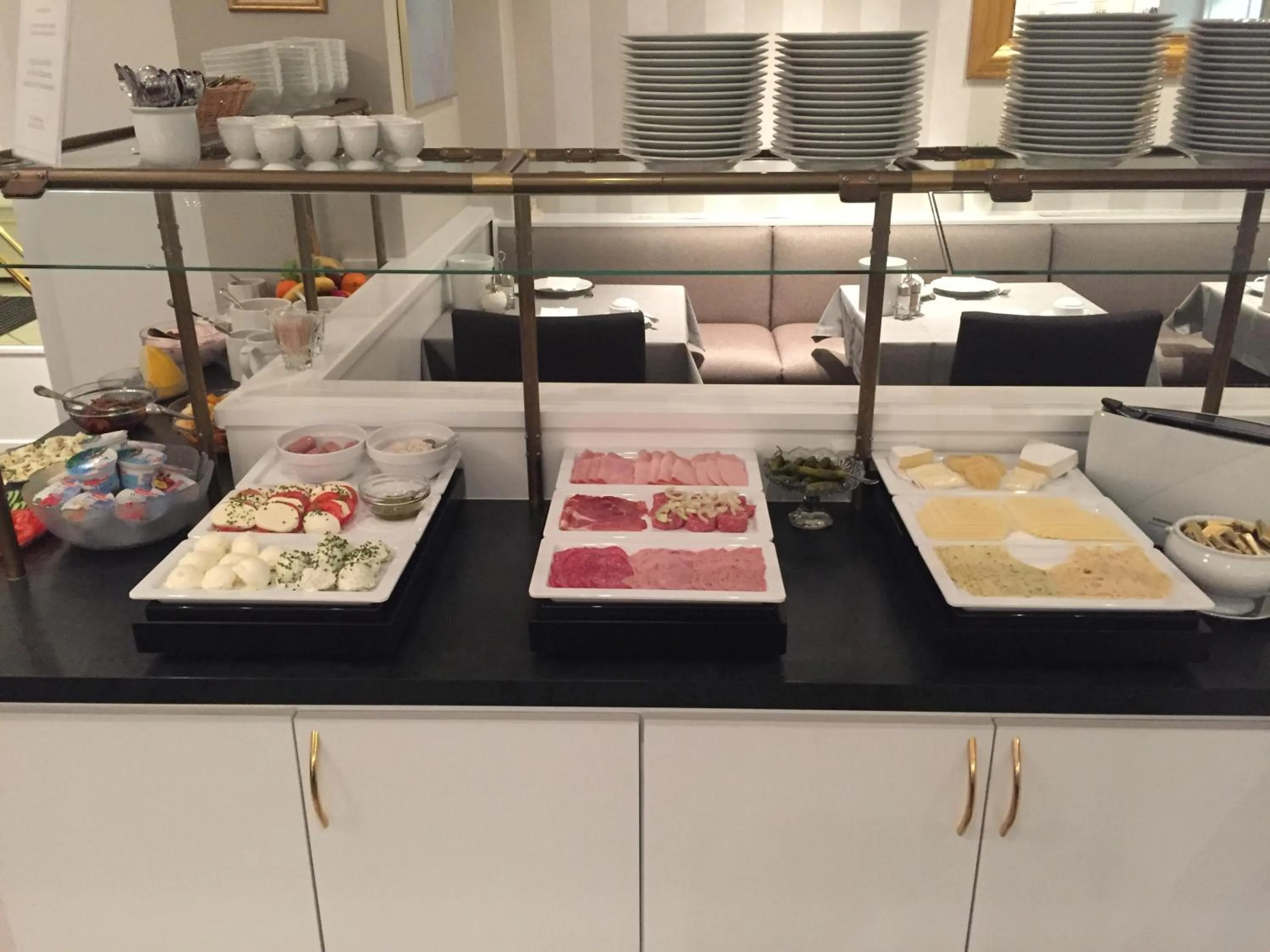 Restaurant/places to eat in Kurhaus Hotel
