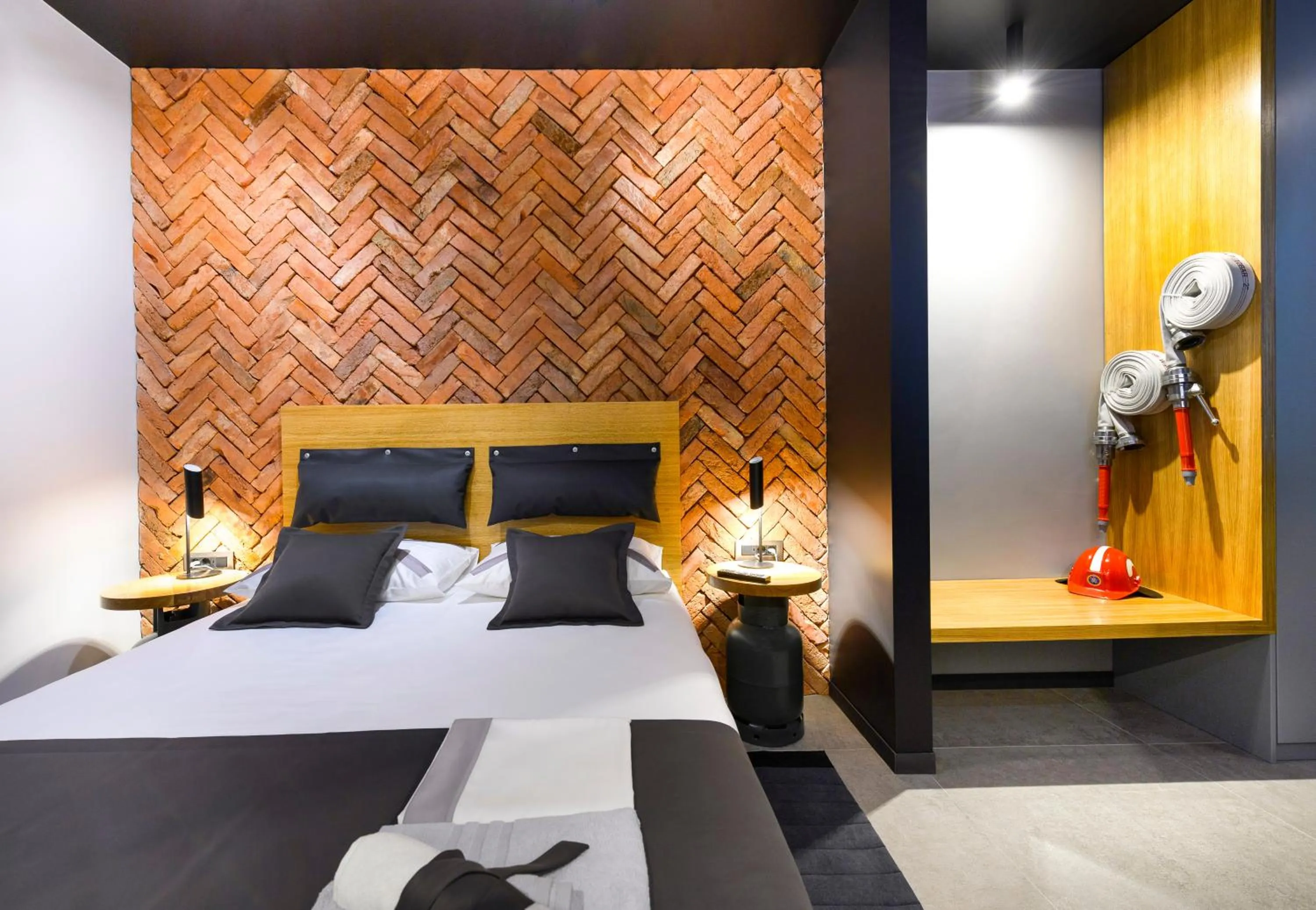 Decorative detail in Split Industrial Design Rooms