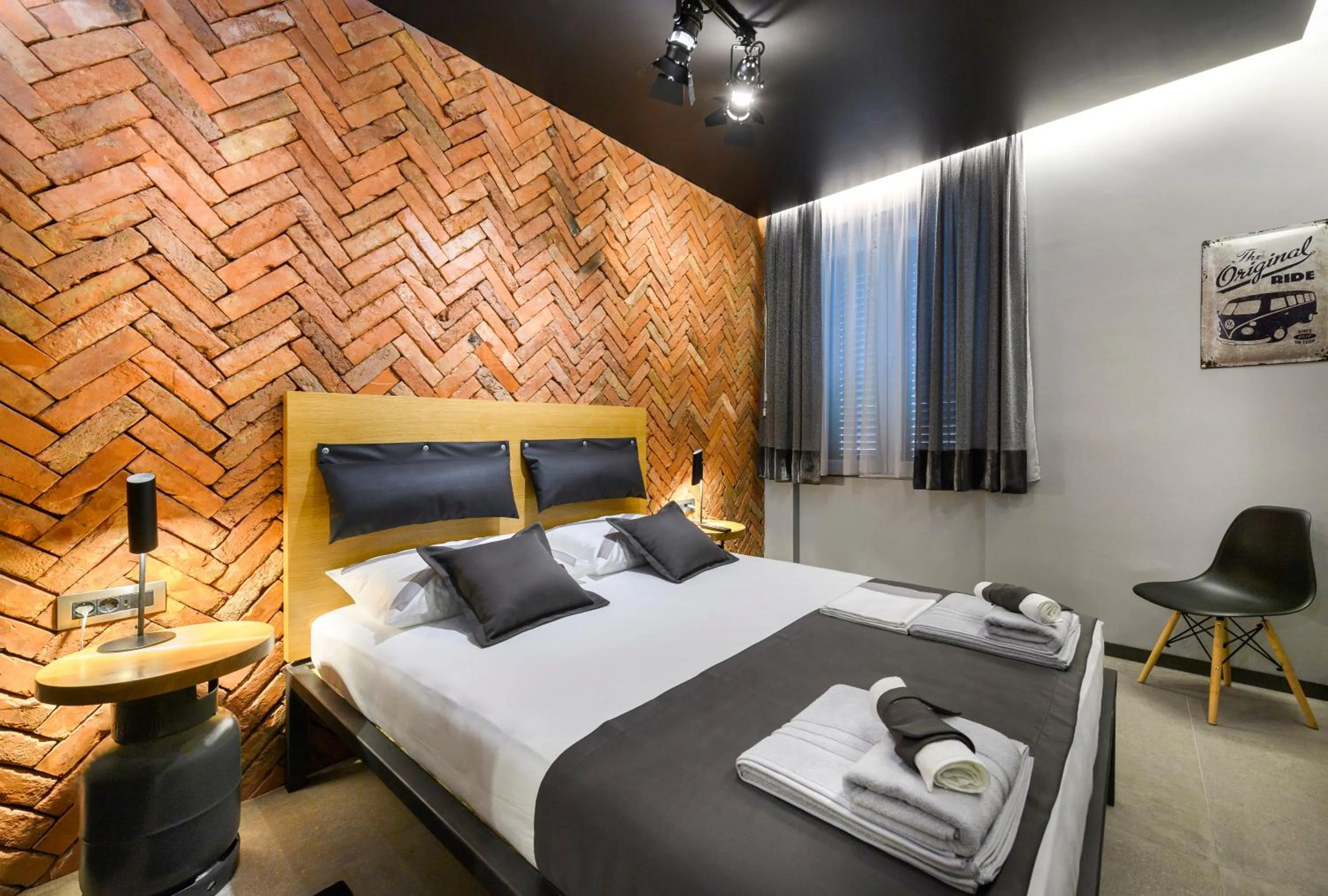 Bedroom in Split Industrial Design Rooms