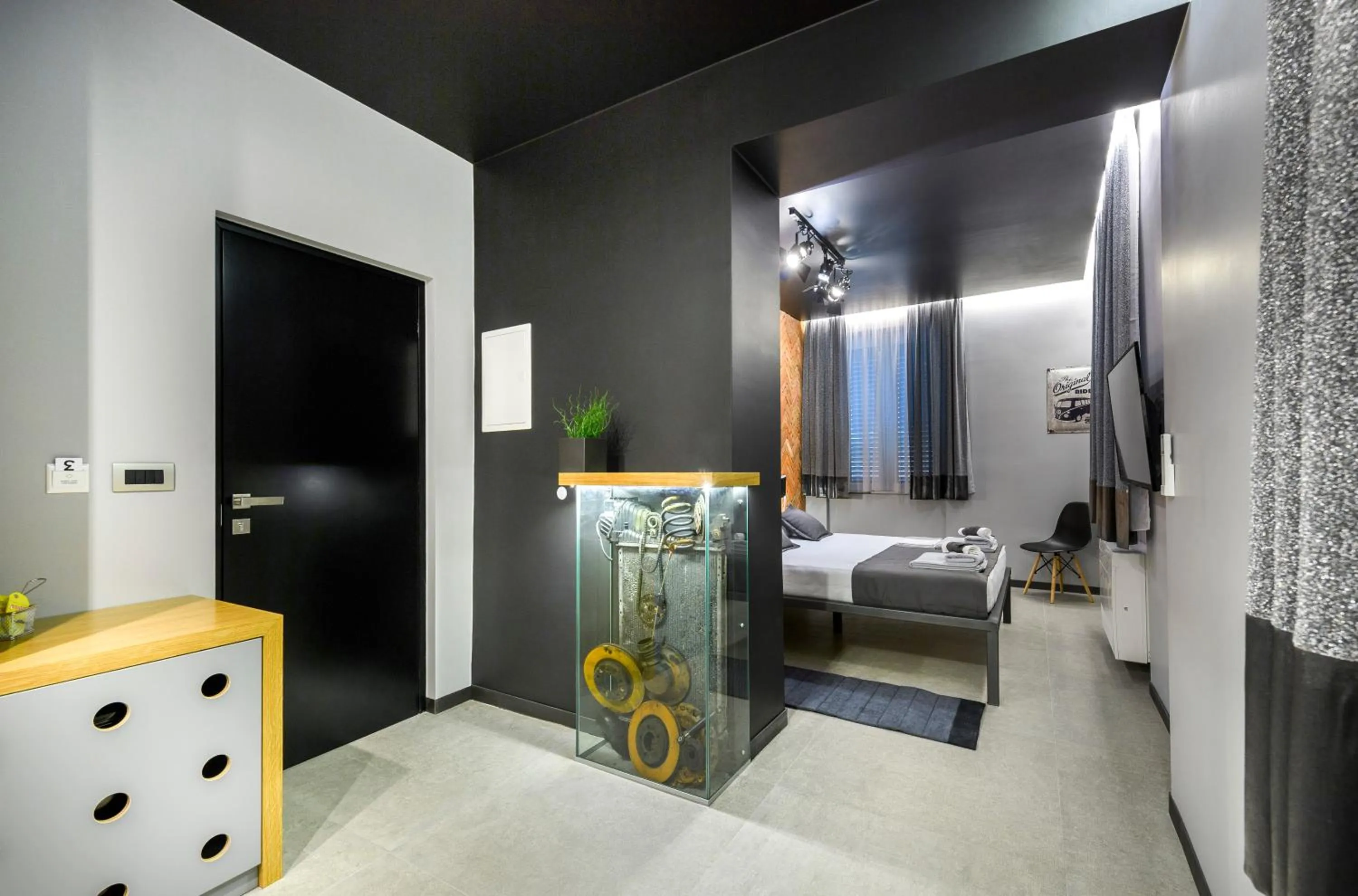 Bedroom in Split Industrial Design Rooms