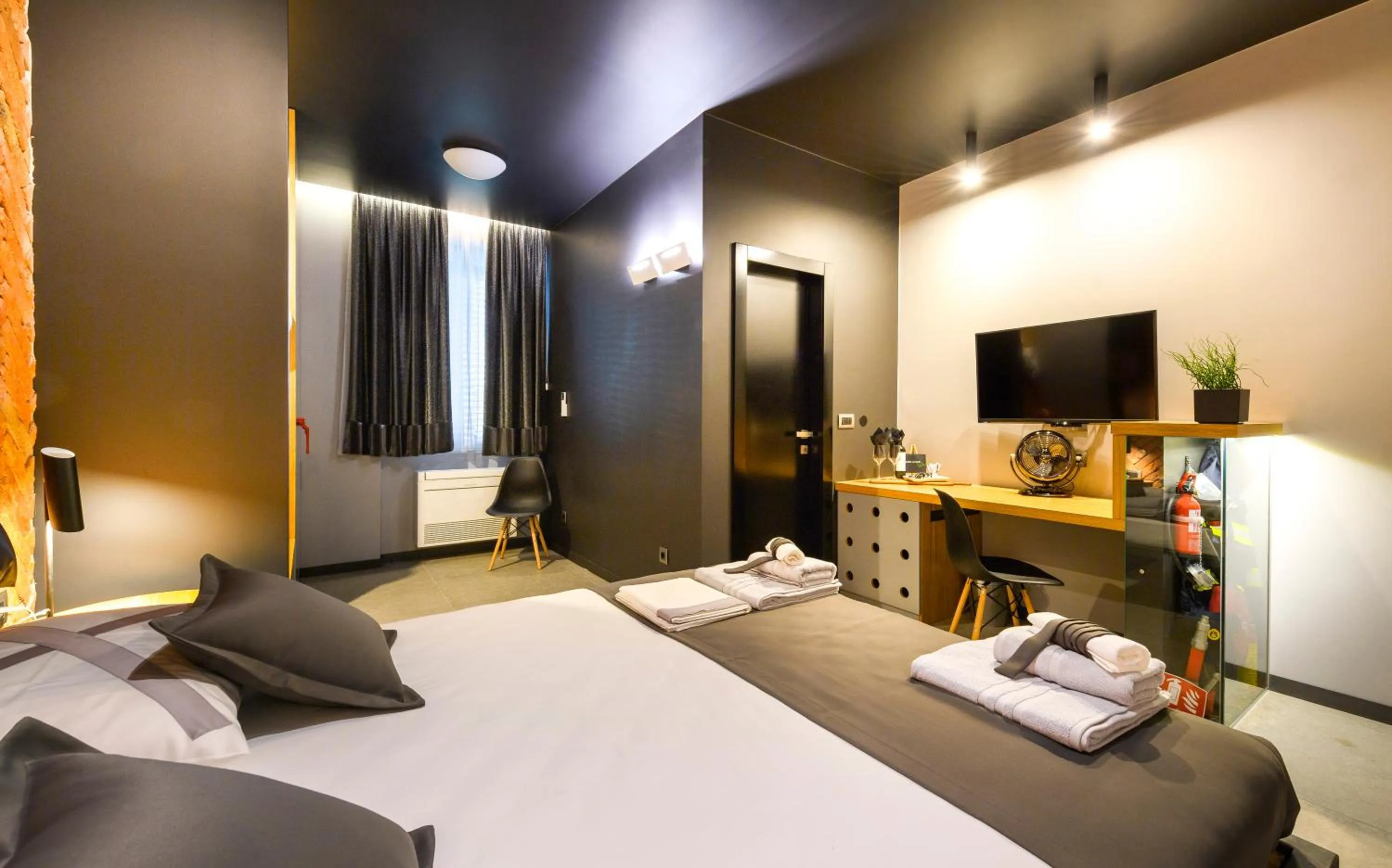 Decorative detail in Split Industrial Design Rooms