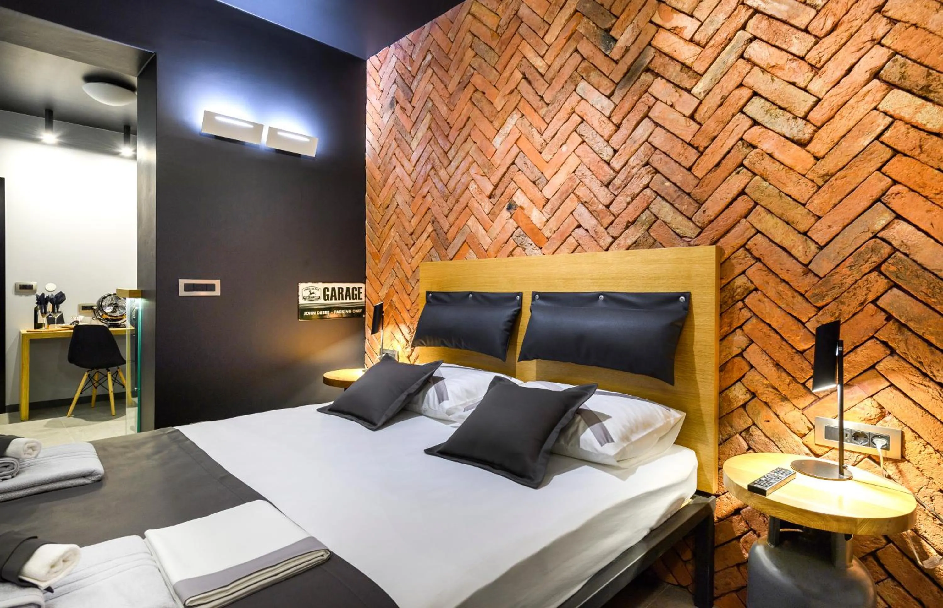 Decorative detail in Split Industrial Design Rooms