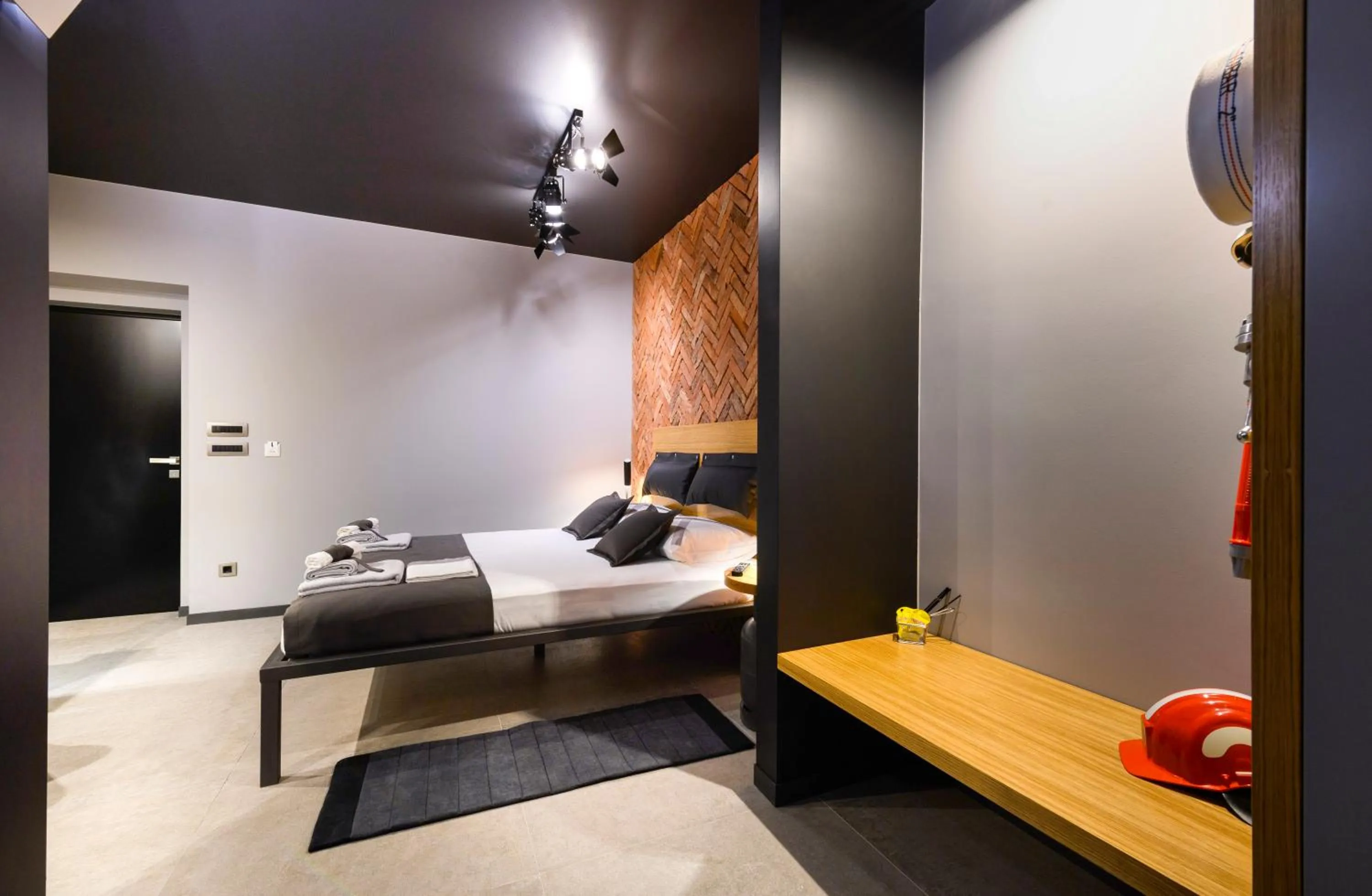 Decorative detail in Split Industrial Design Rooms