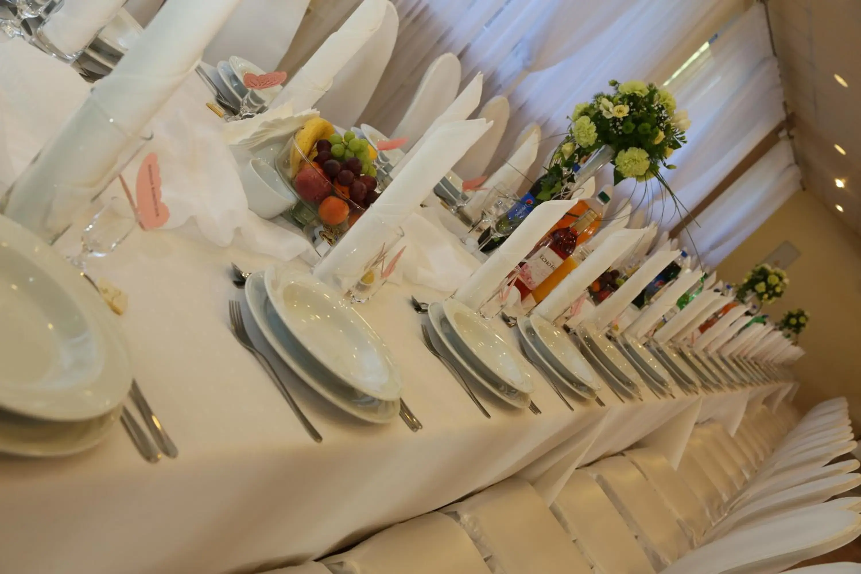 Restaurant/places to eat, Banquet Facilities in E.T. Hotel