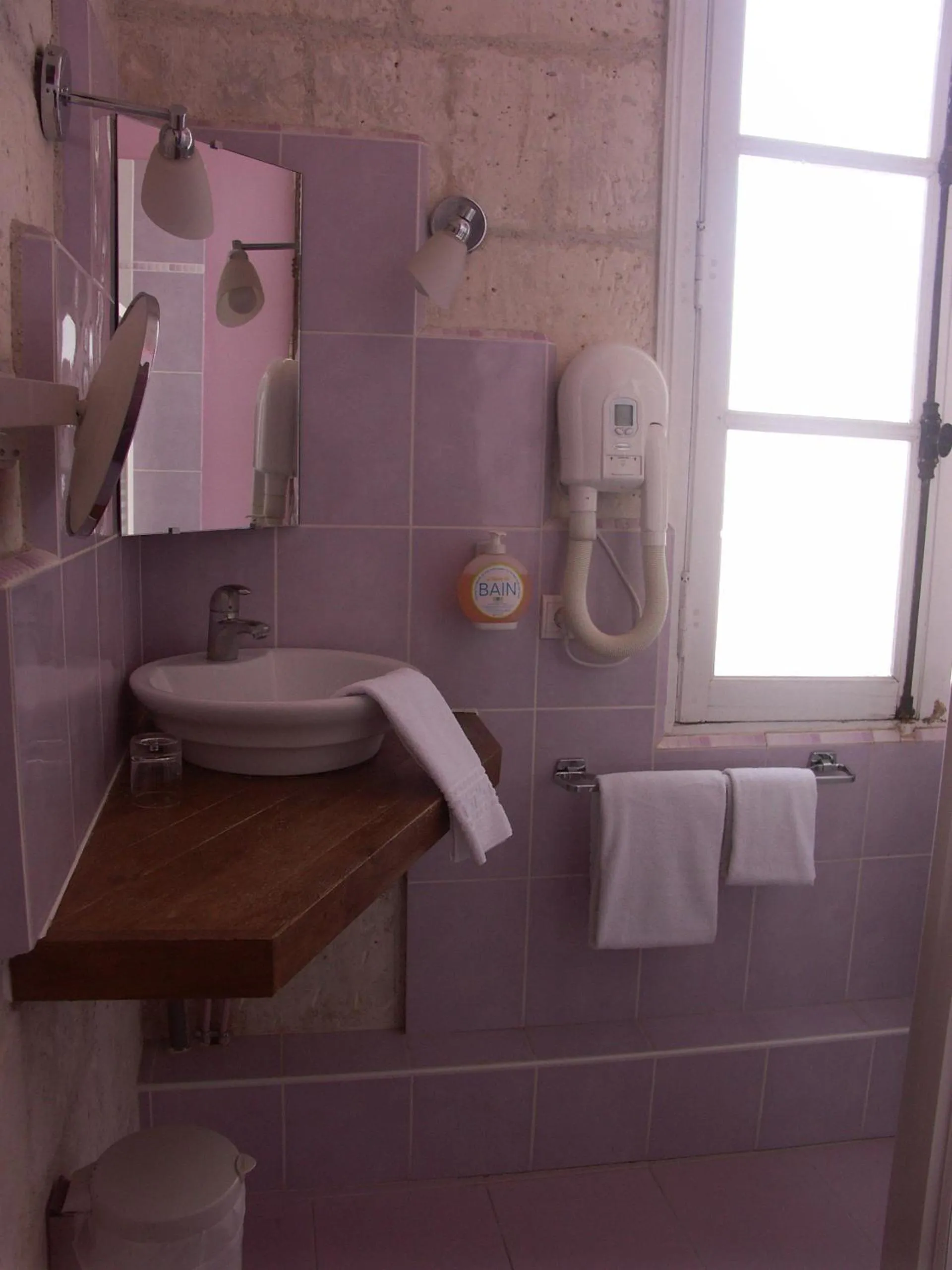 Bathroom in Hôtel du Palais