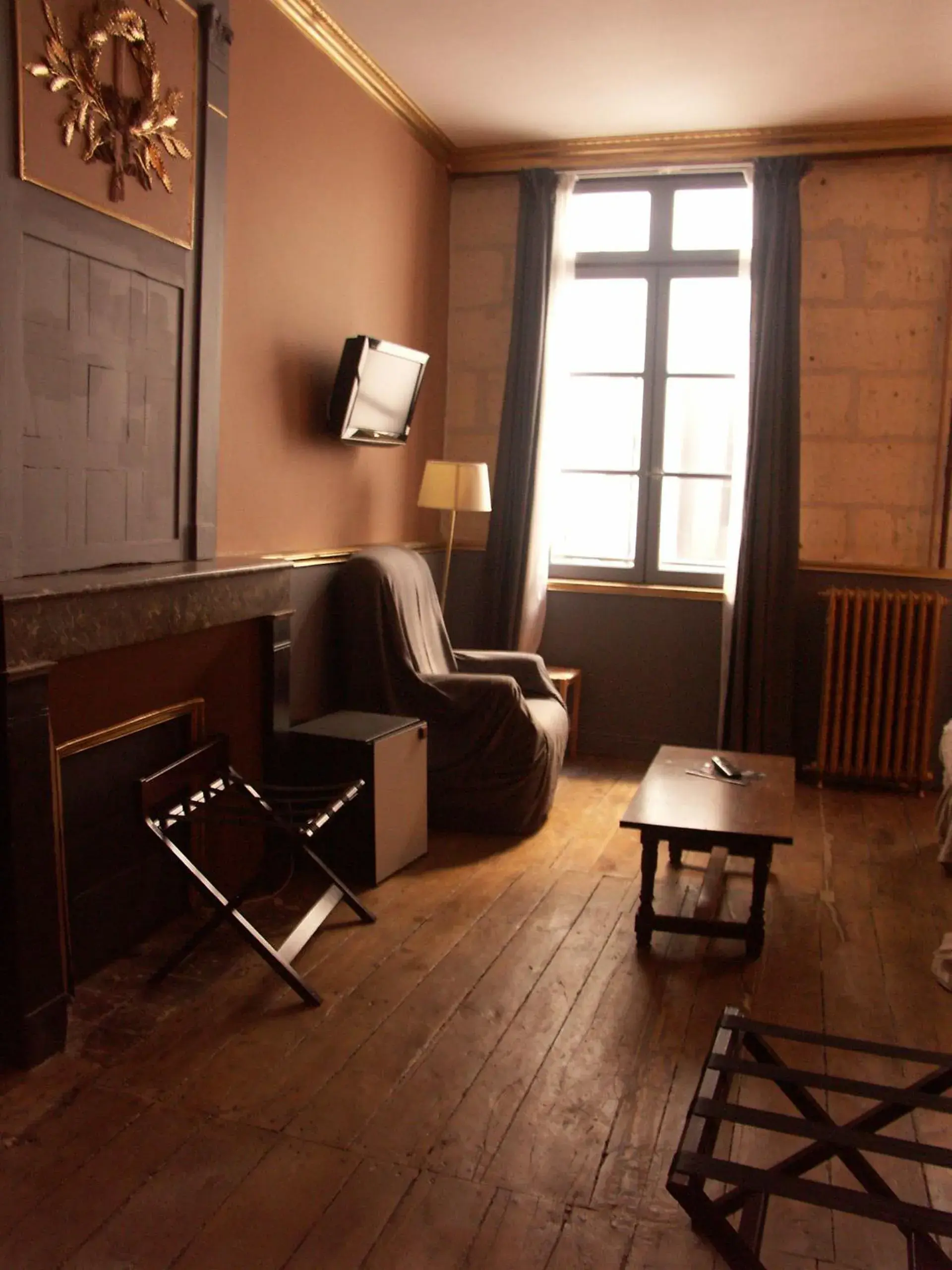 Comfort Double Room in Hôtel du Palais Comfort Double Room in Hôtel du Palais