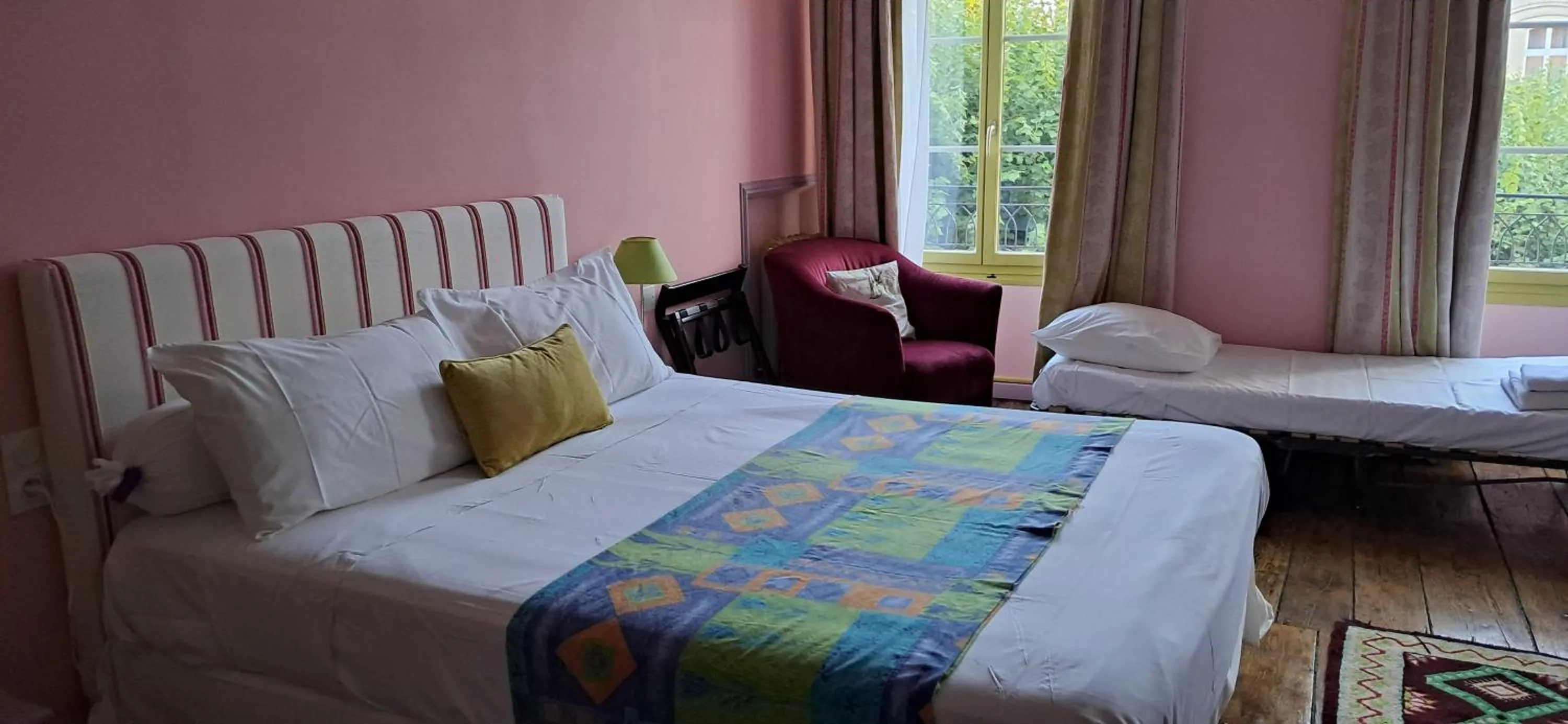 Bed in Hôtel du Palais