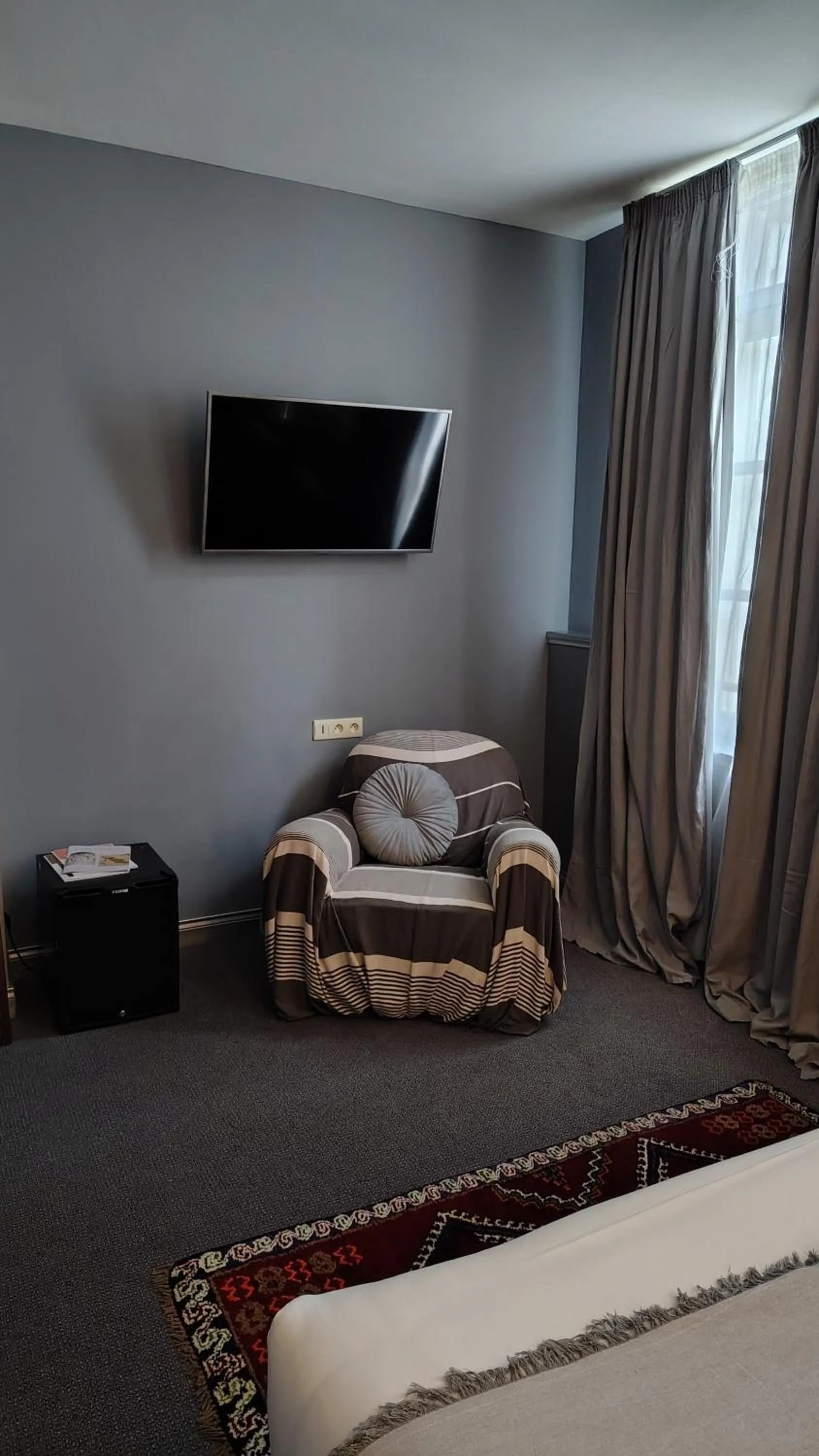 Bed in Hôtel du Palais