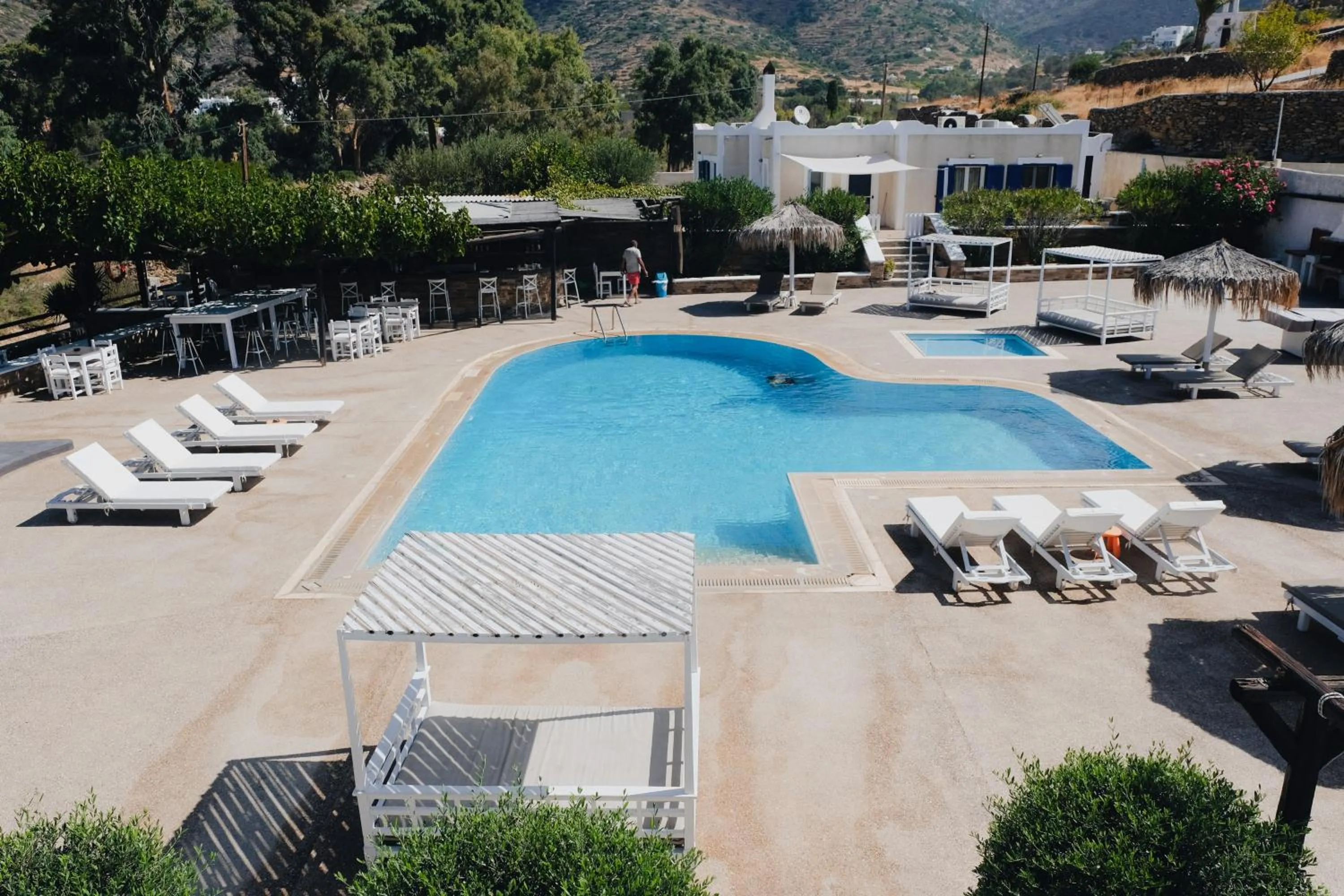 Paradise Apartments Studios