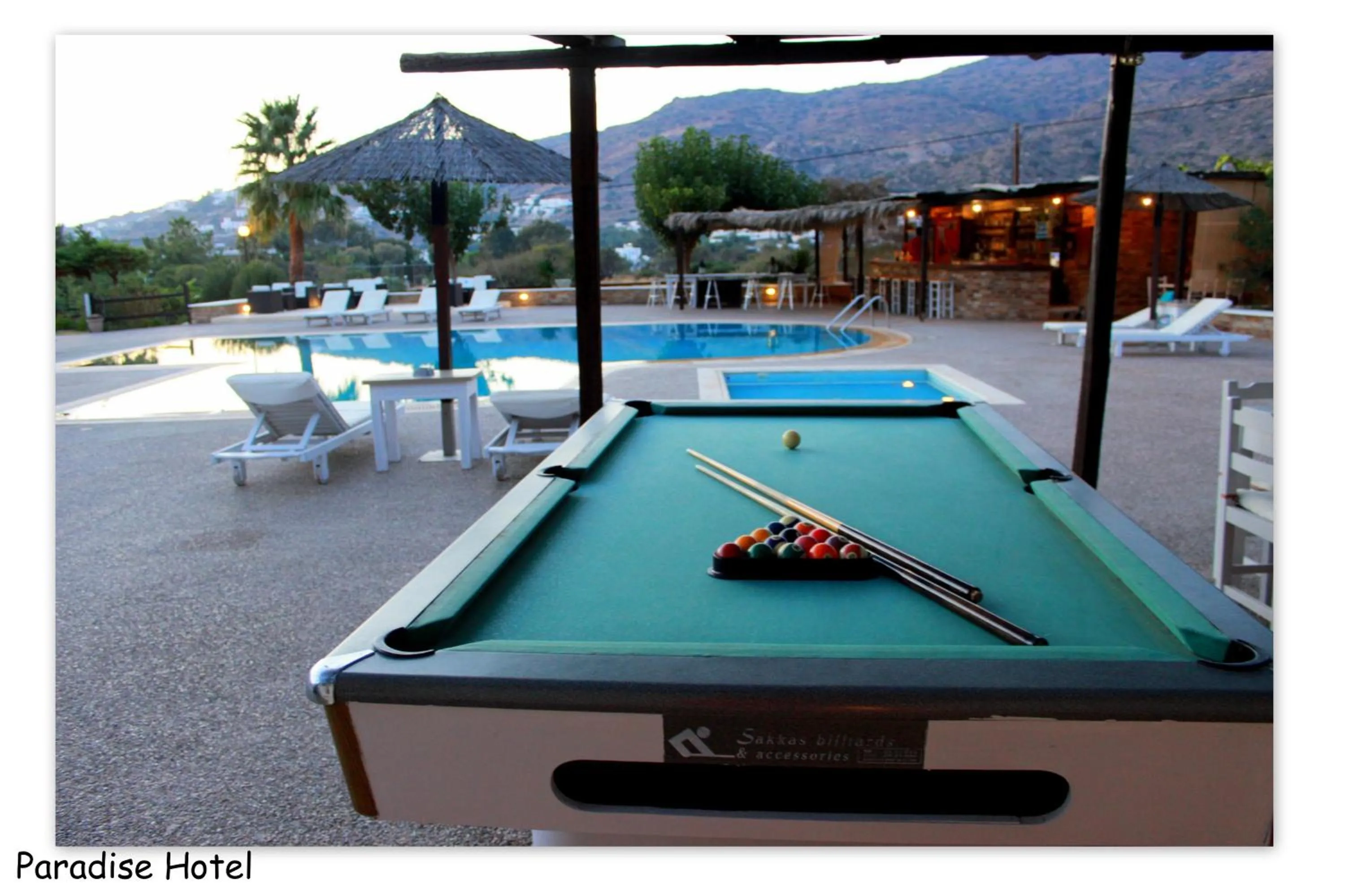 Billiard in Paradise Apartments Studios