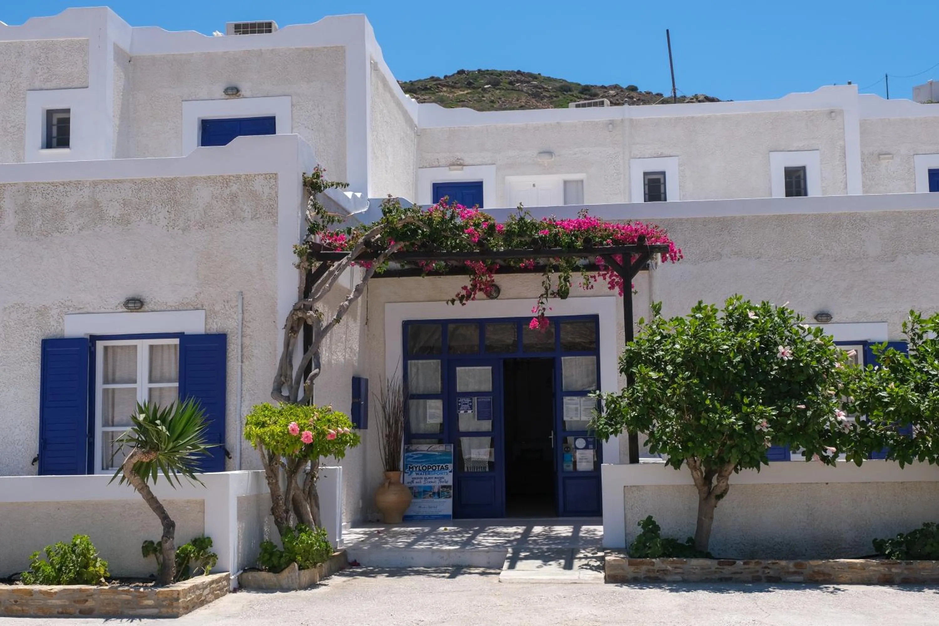 Paradise Apartments Studios