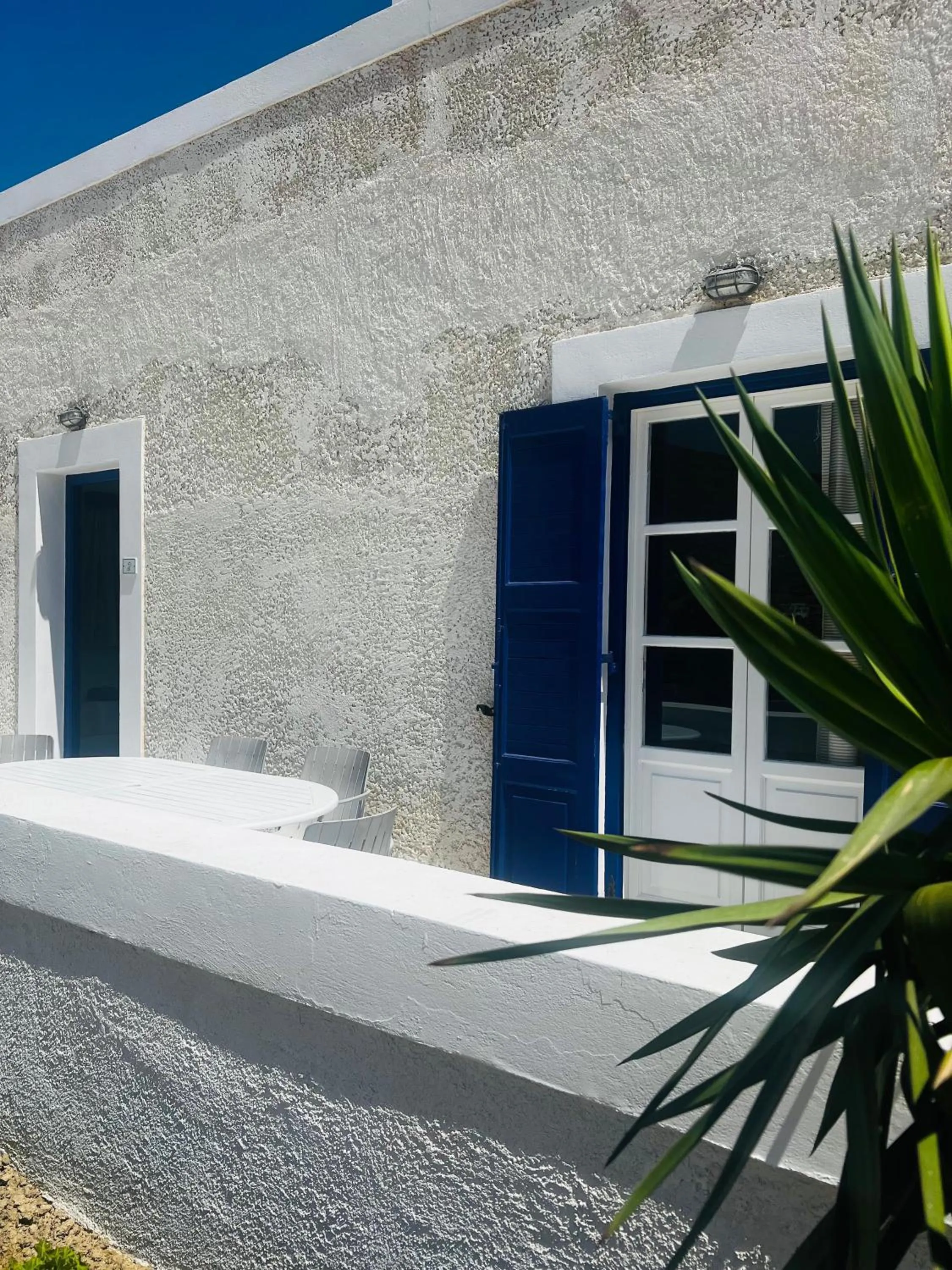 Paradise Apartments Studios