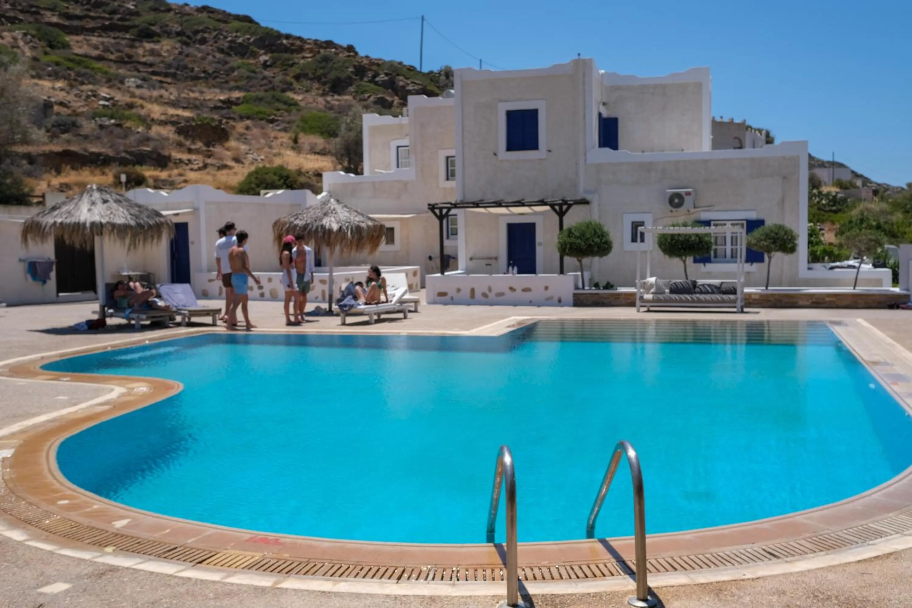 Paradise Apartments Studios