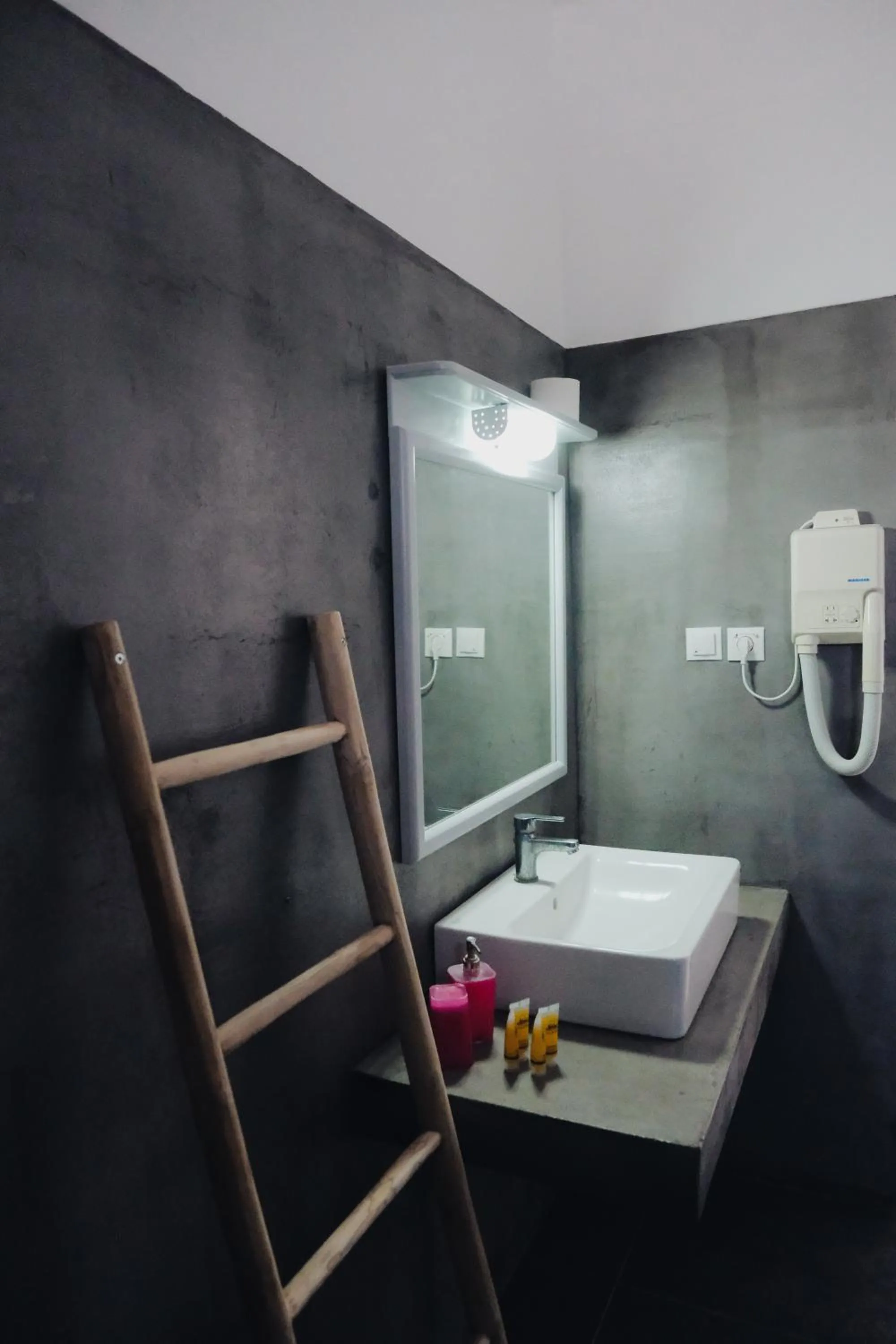 Paradise Apartments Studios