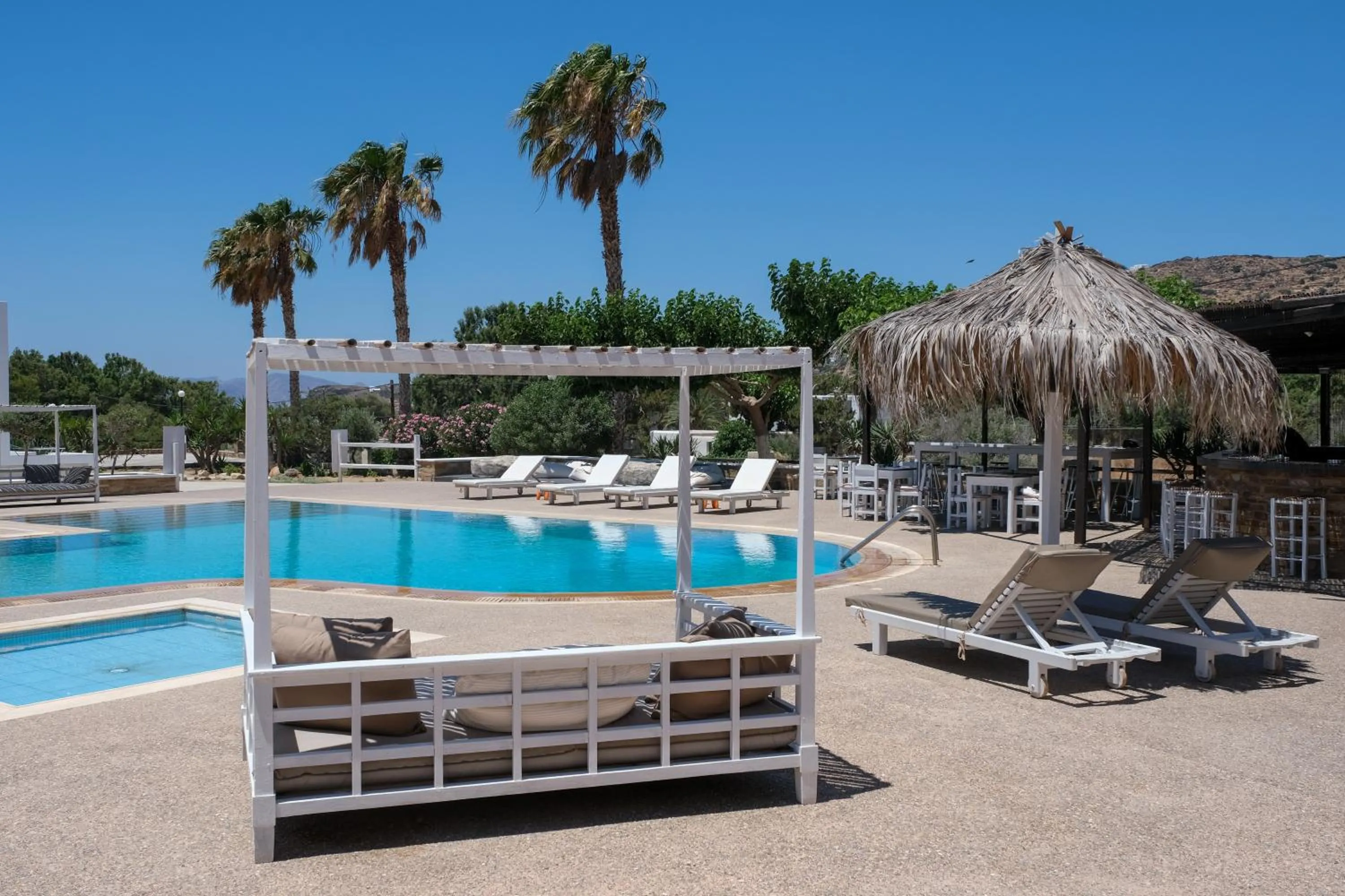 Paradise Apartments Studios