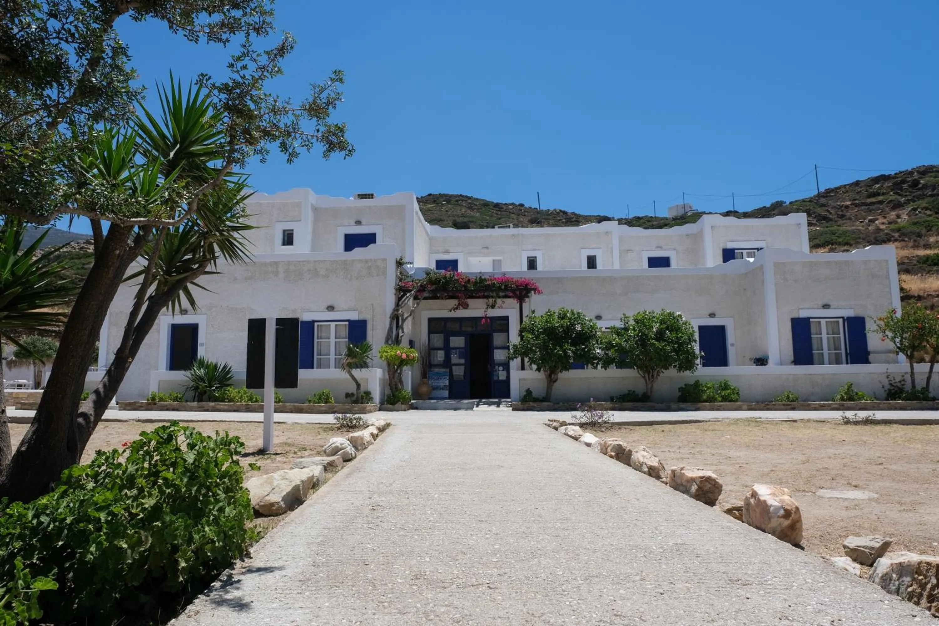 Paradise Apartments Studios