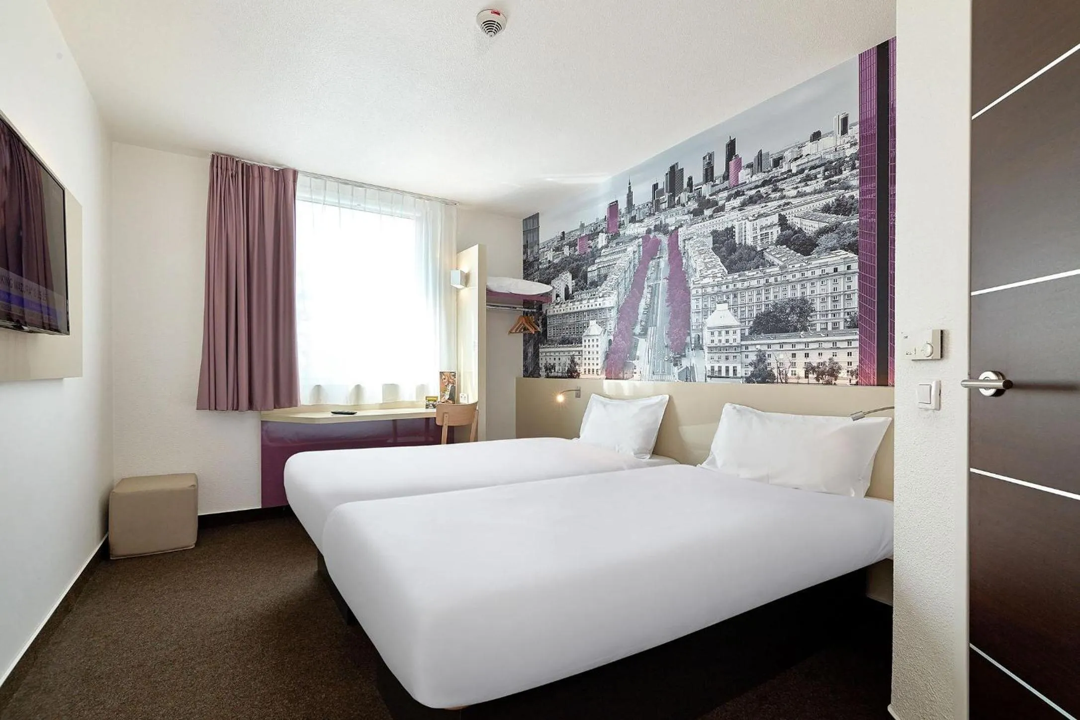 Photo of the whole room, Bed in B&B Hotel Warszawa-Okęcie