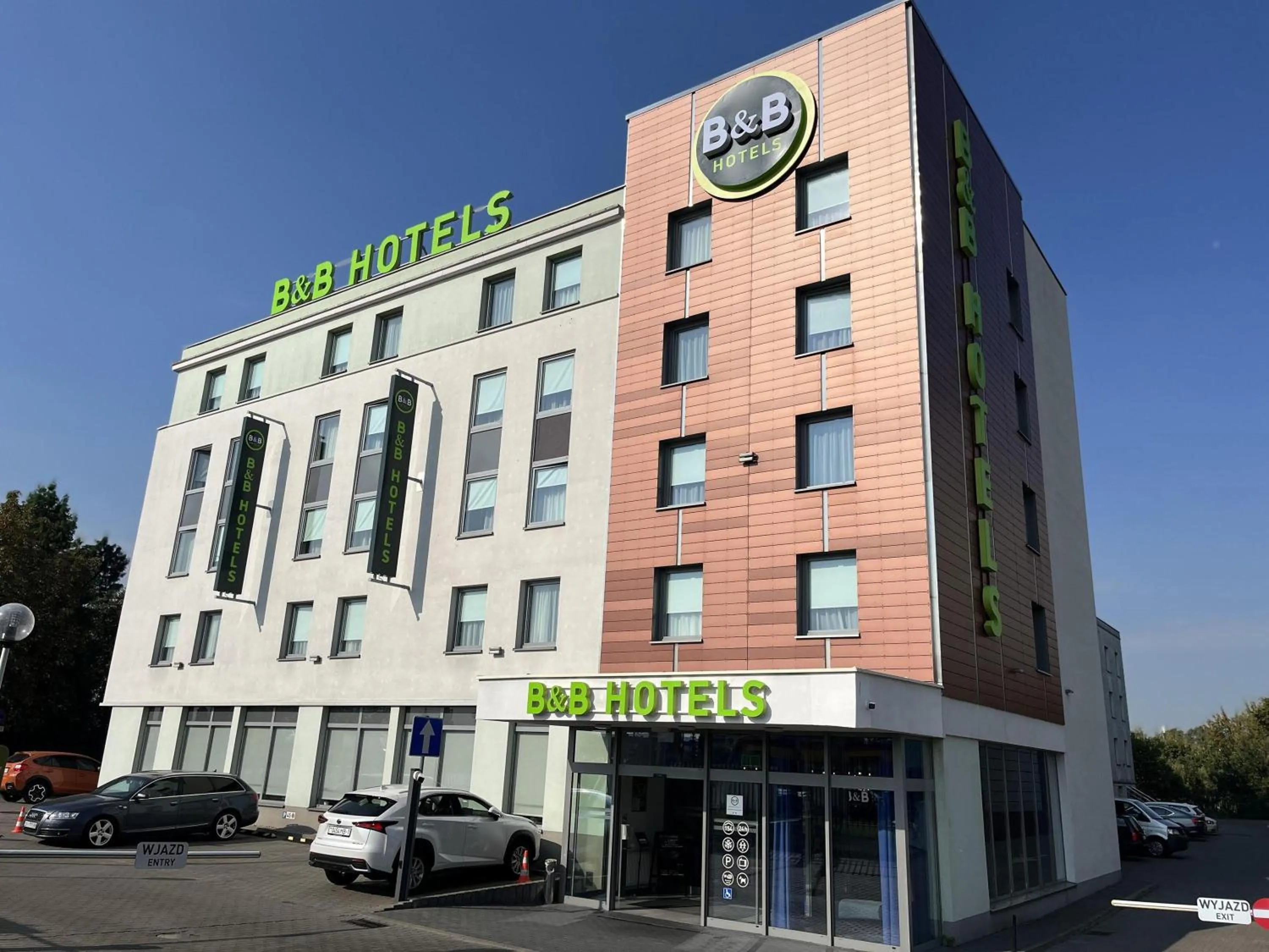 Property building in B&B Hotel Warszawa-Okęcie