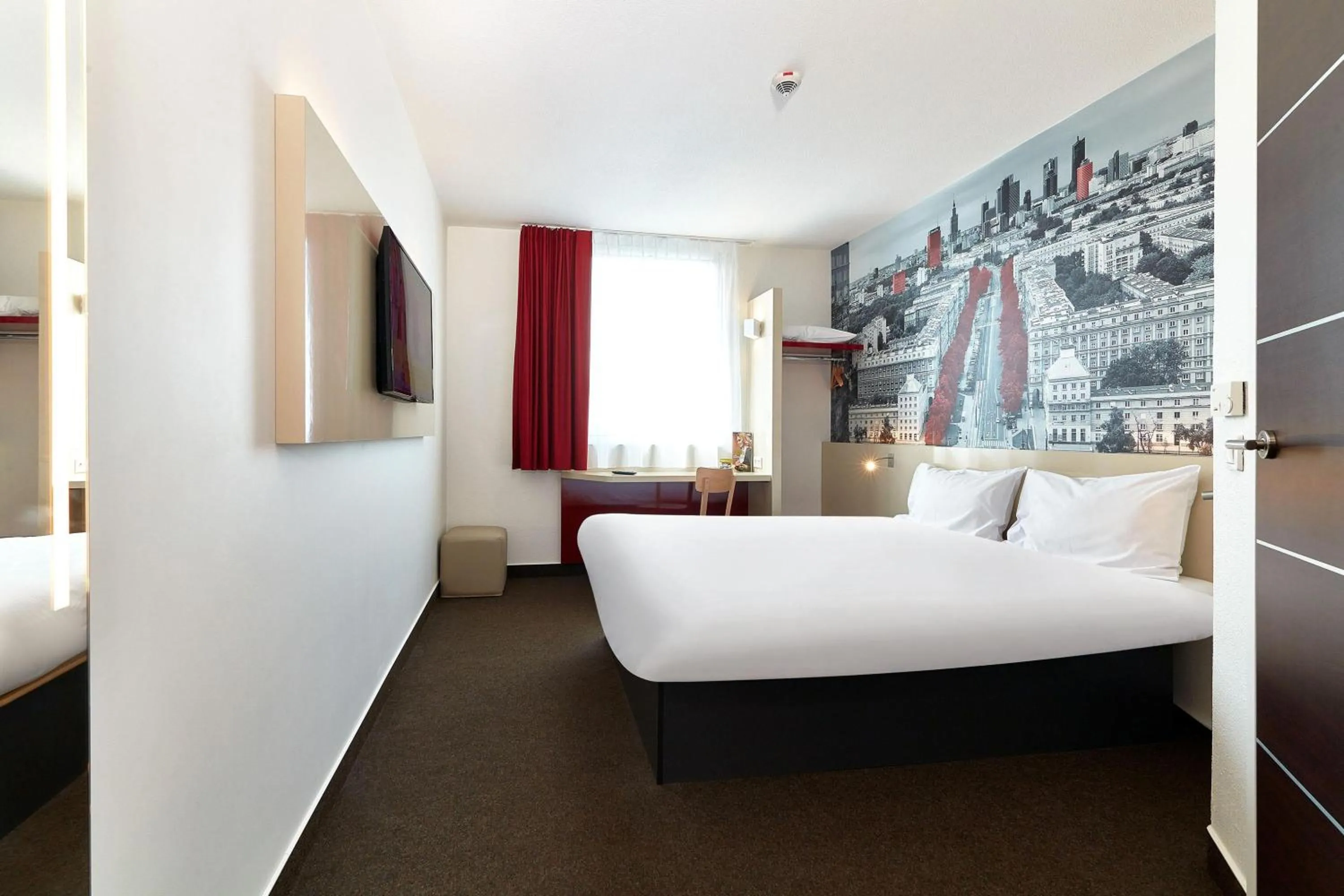 Photo of the whole room, Bed in B&B Hotel Warszawa-Okęcie