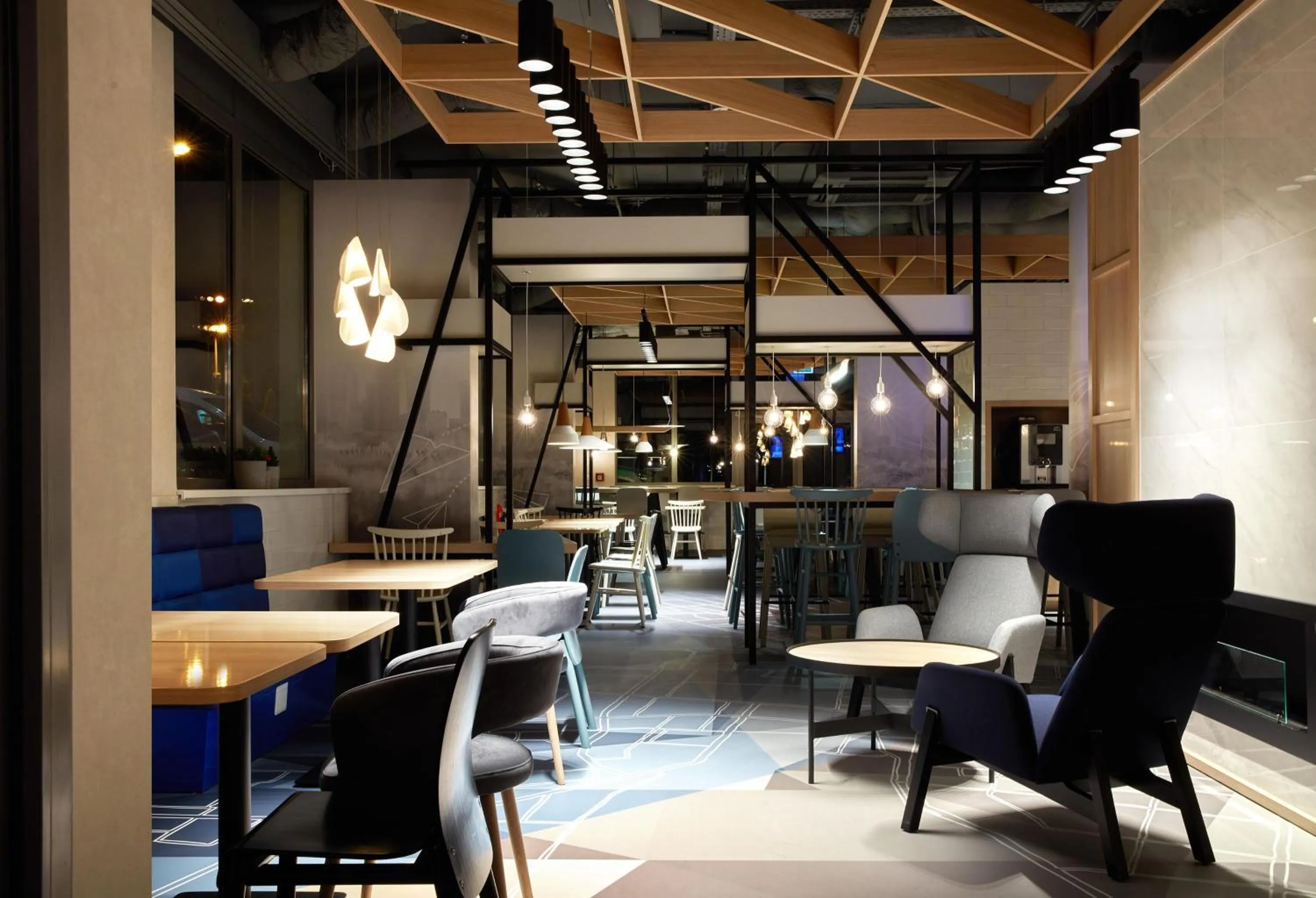 Lobby or reception in B&B Hotel Warszawa-Okęcie