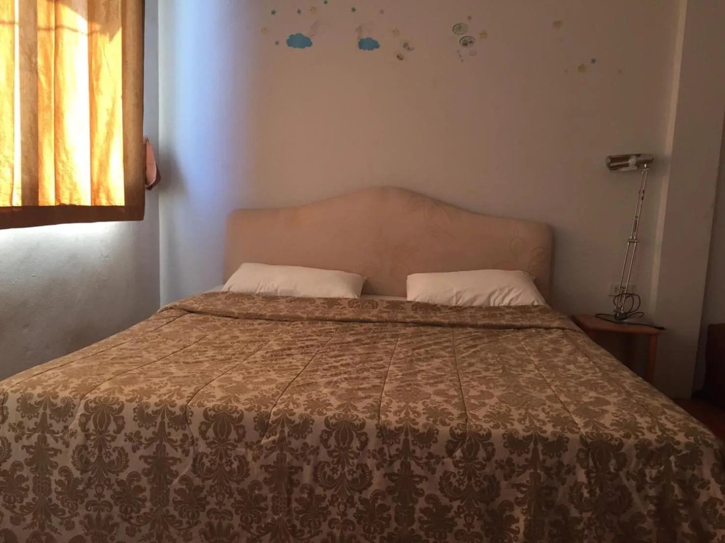 Bed in Pupha Mansion