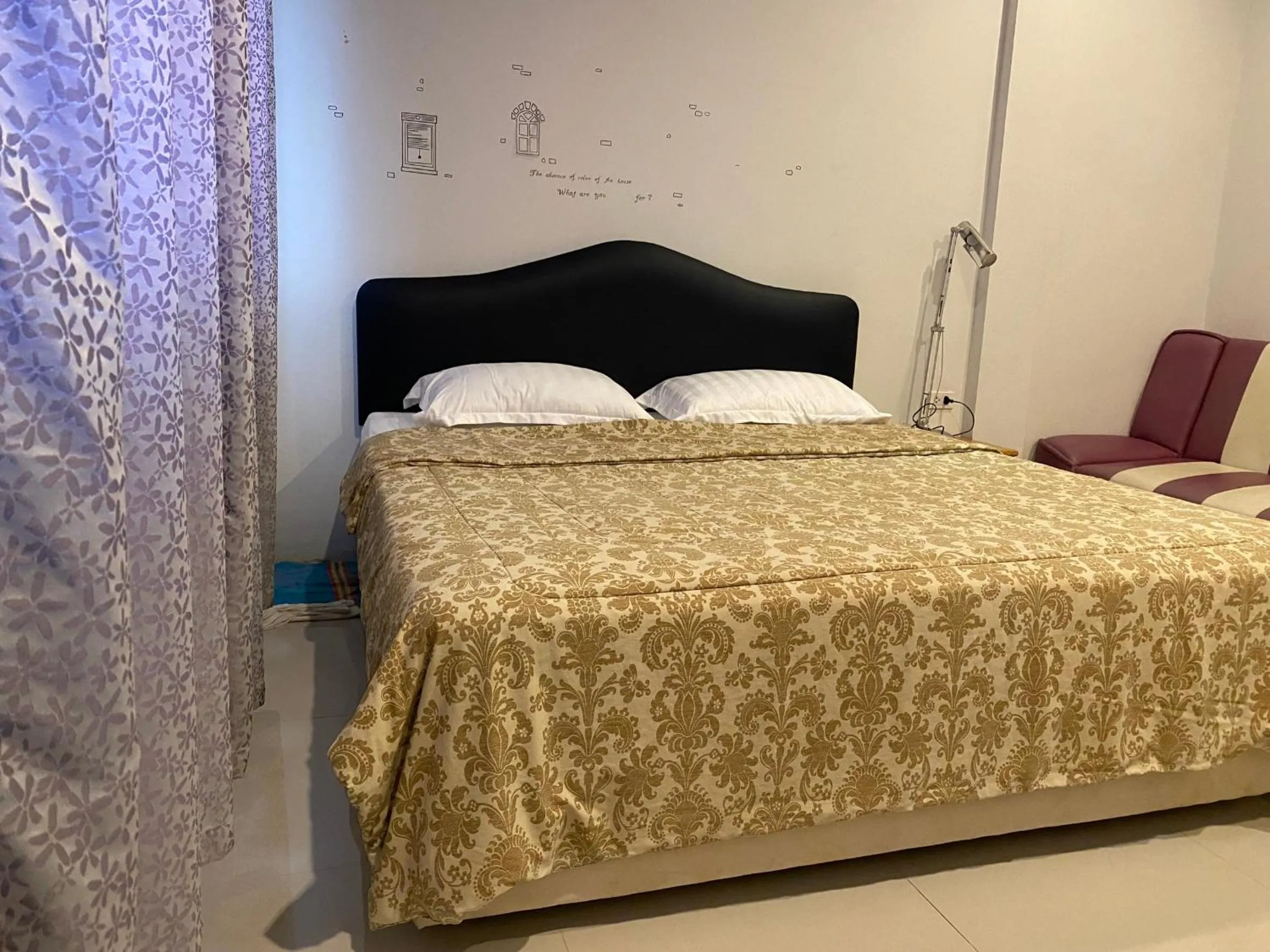 Bed in Pupha Mansion