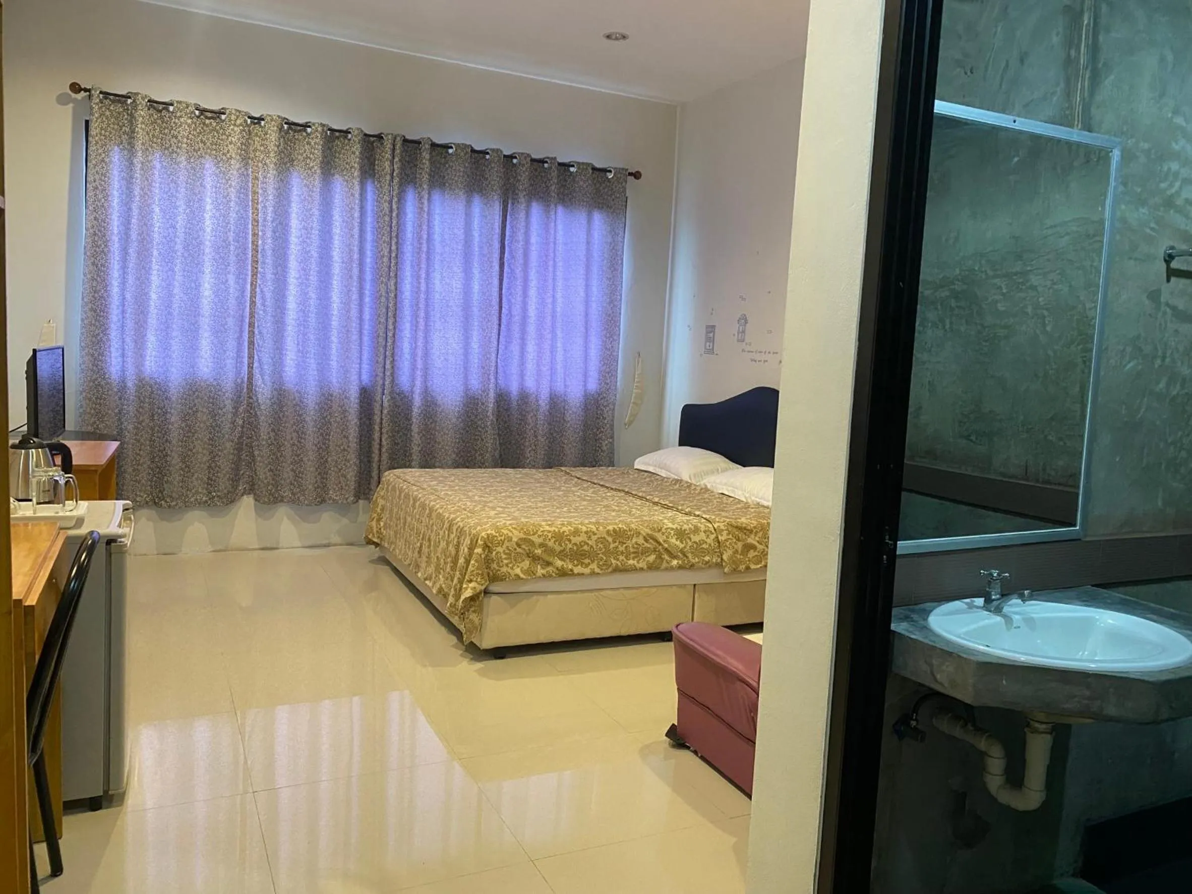 Bed in Pupha Mansion