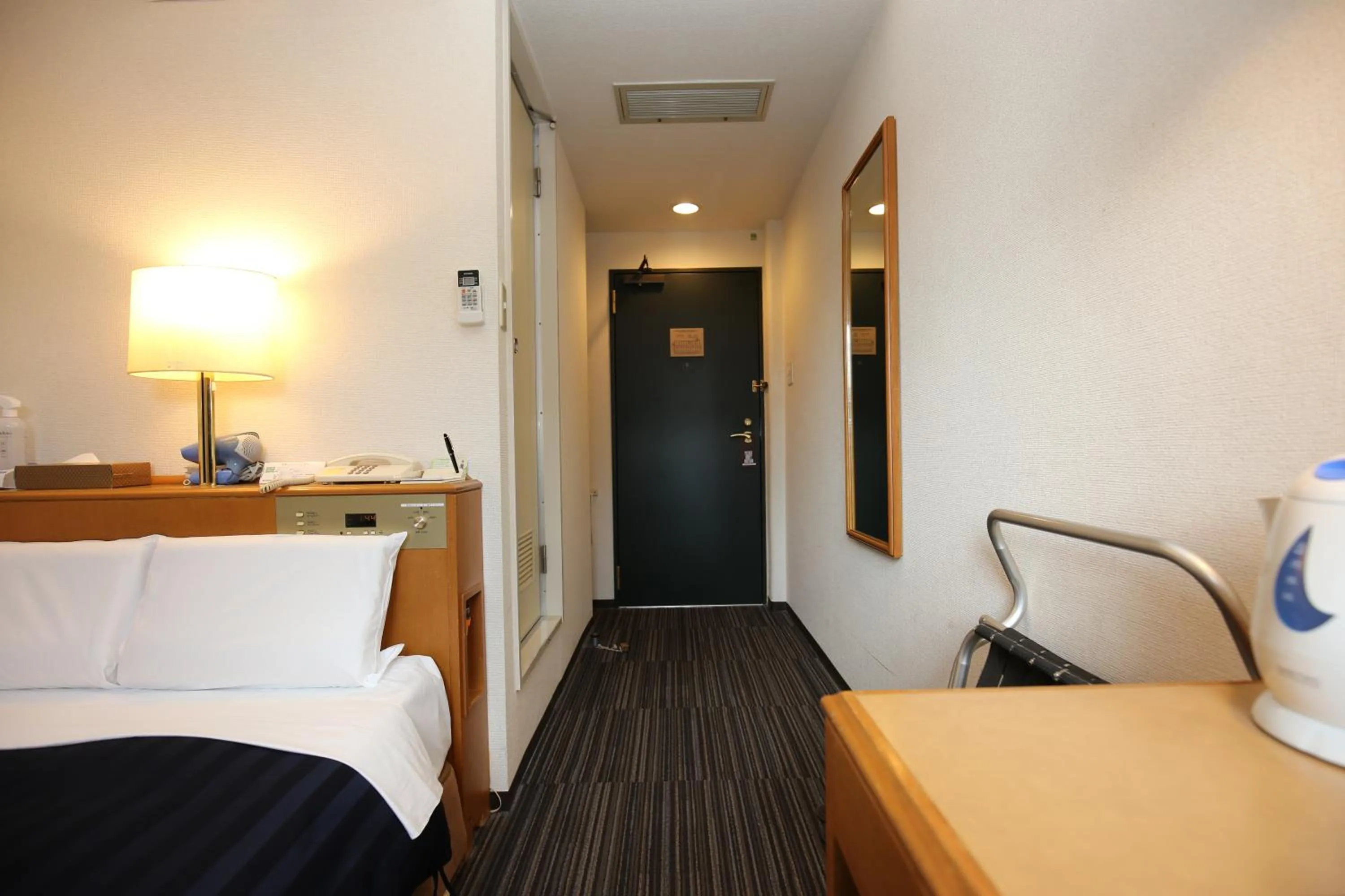 Photo of the whole room, Bed in Kyoto Plaza Hotel