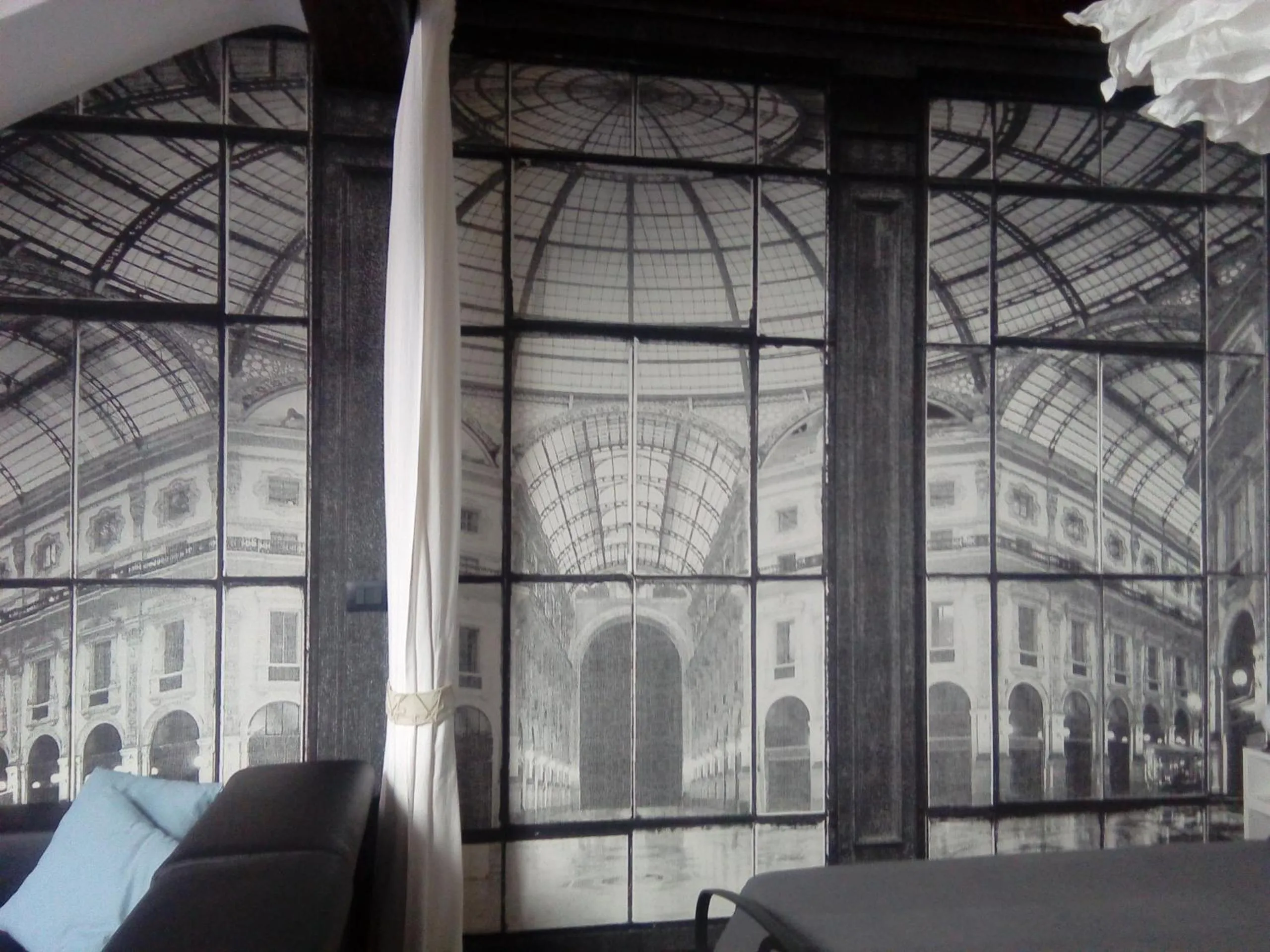 Decorative detail in Alloggio Fronte Egizio