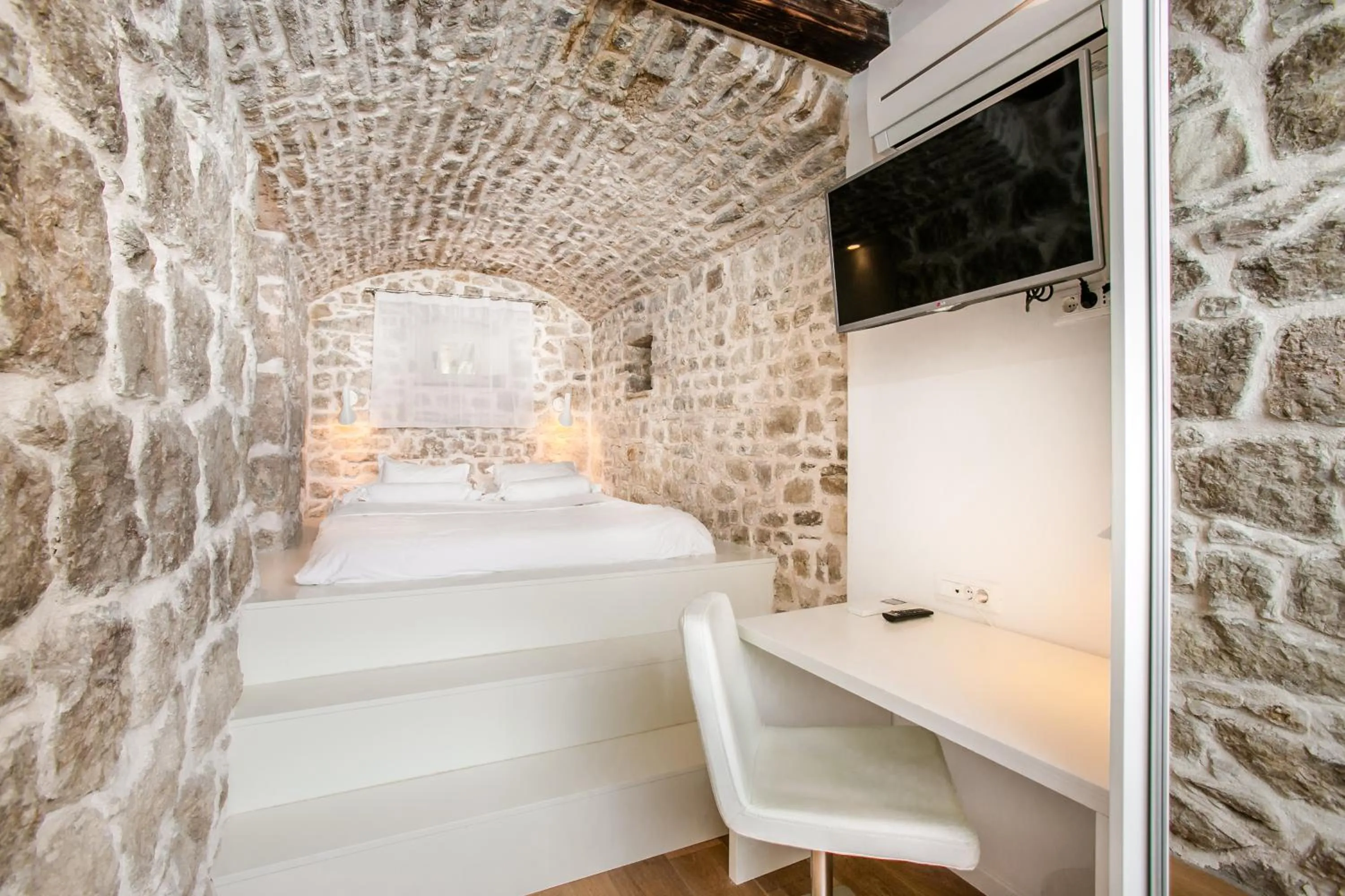 Bedroom, Bed in Divota Apartment Hotel