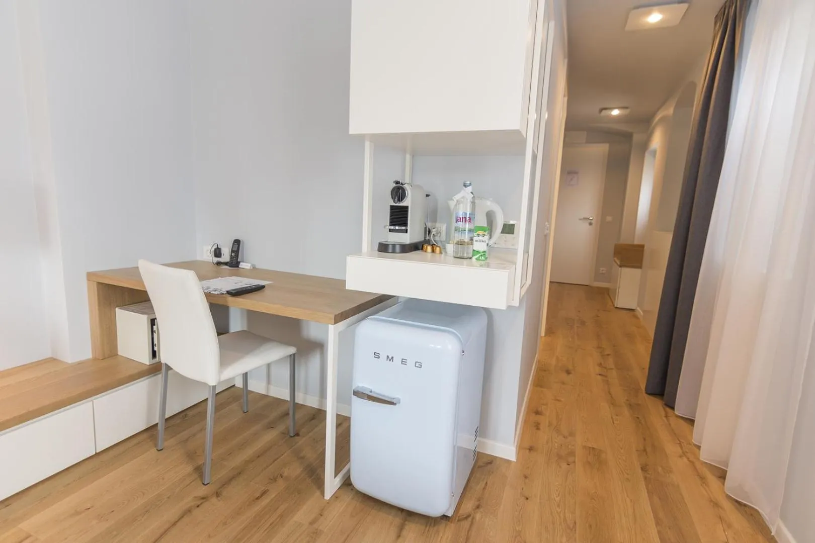 Coffee/tea facilities in Divota Apartment Hotel