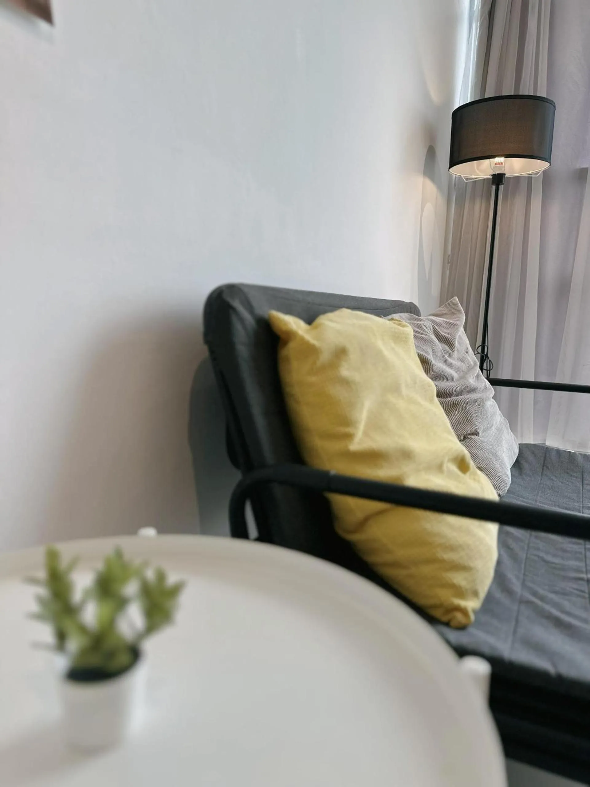 Seating area in Taiping Centre Point Suite 7 by BWC